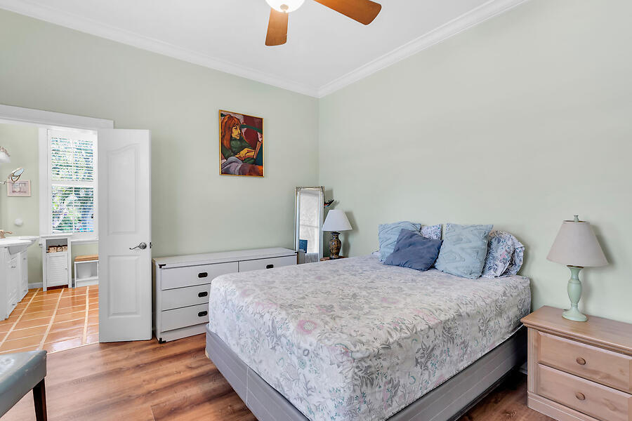 1211 Catherine Street Property Photo 15