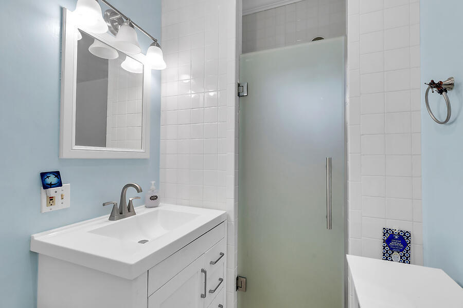 1211 Catherine Street Property Photo 23