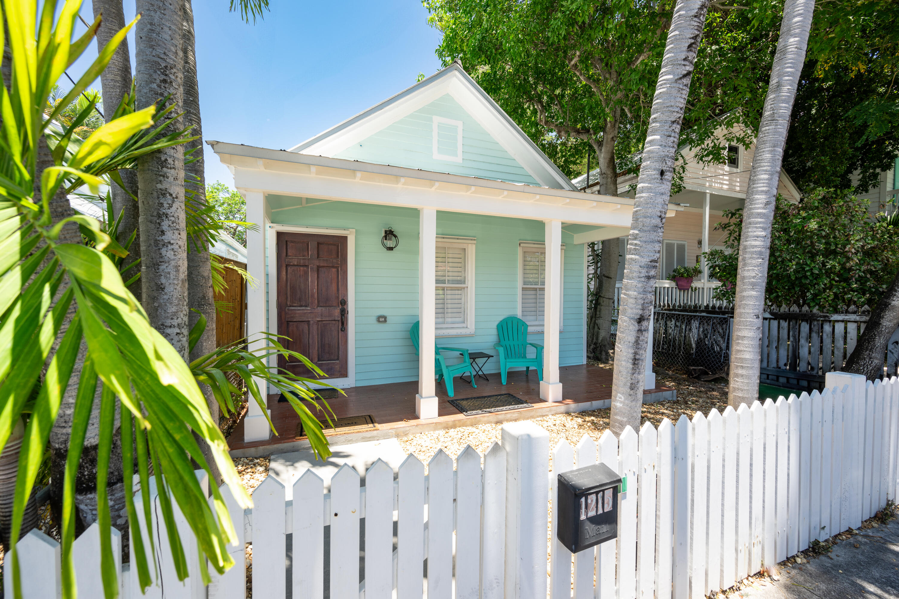 1215 Margaret Street Property Photo 2