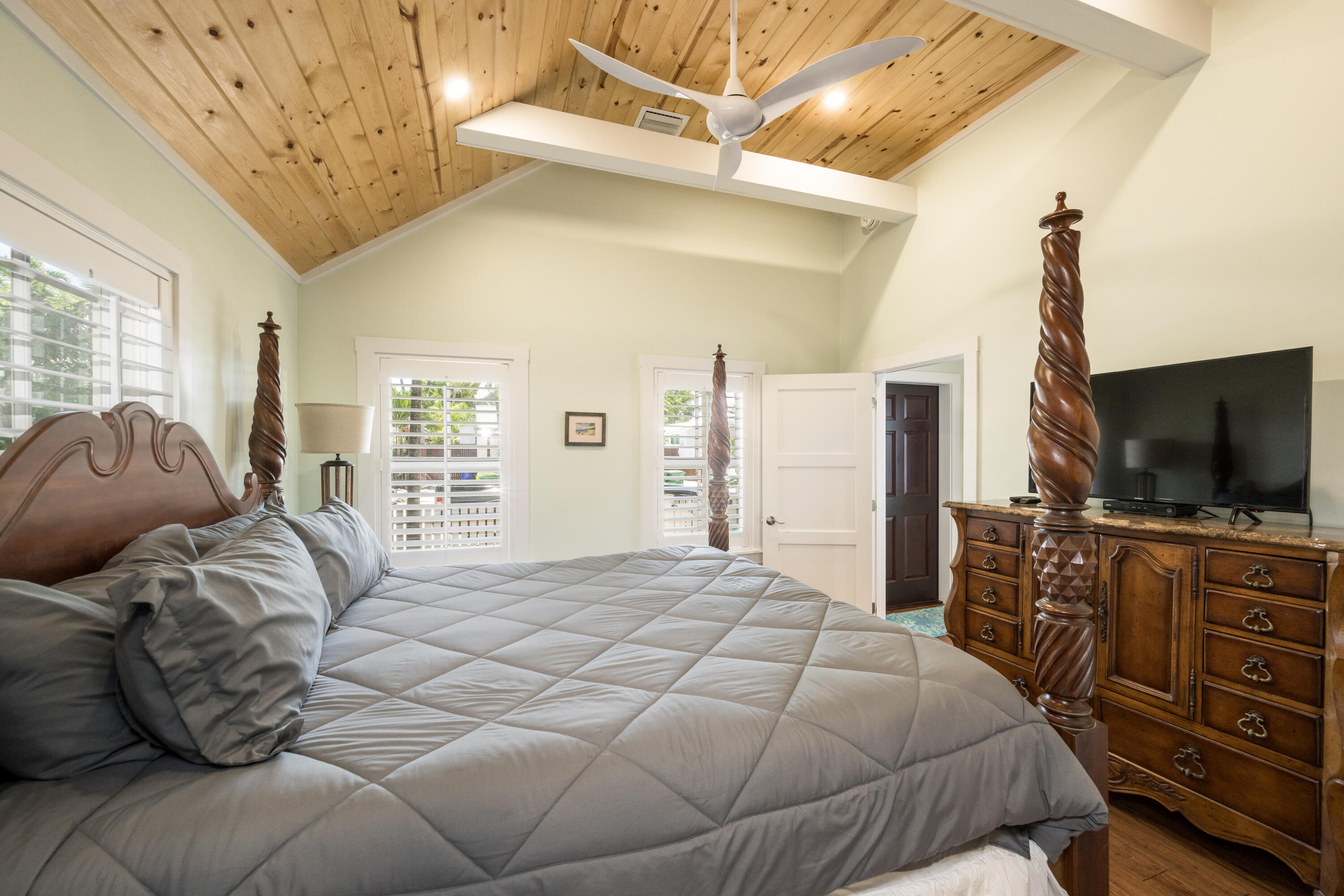 1215 Margaret Street Property Photo 13