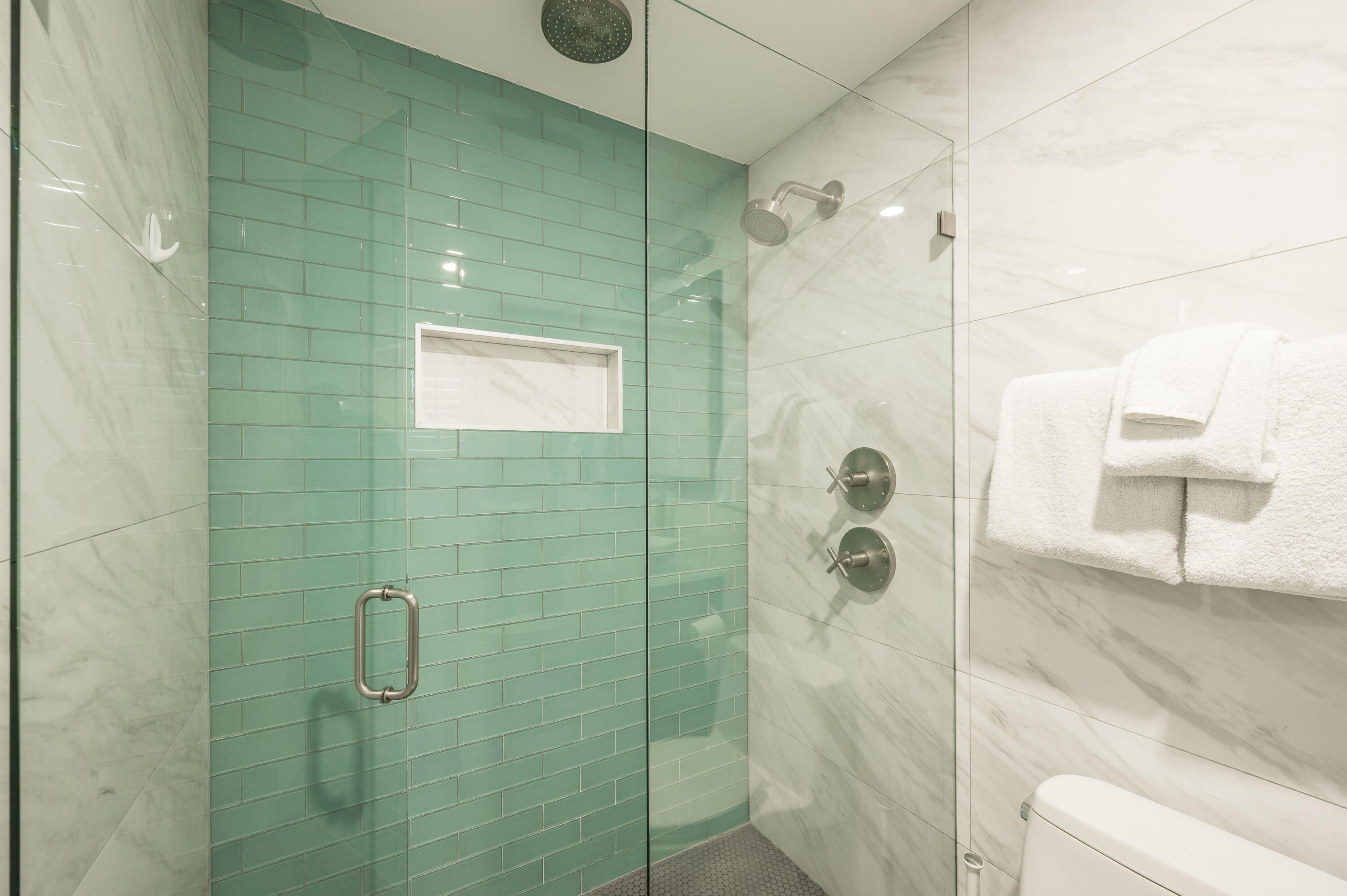 1215 Margaret Street Property Photo 15