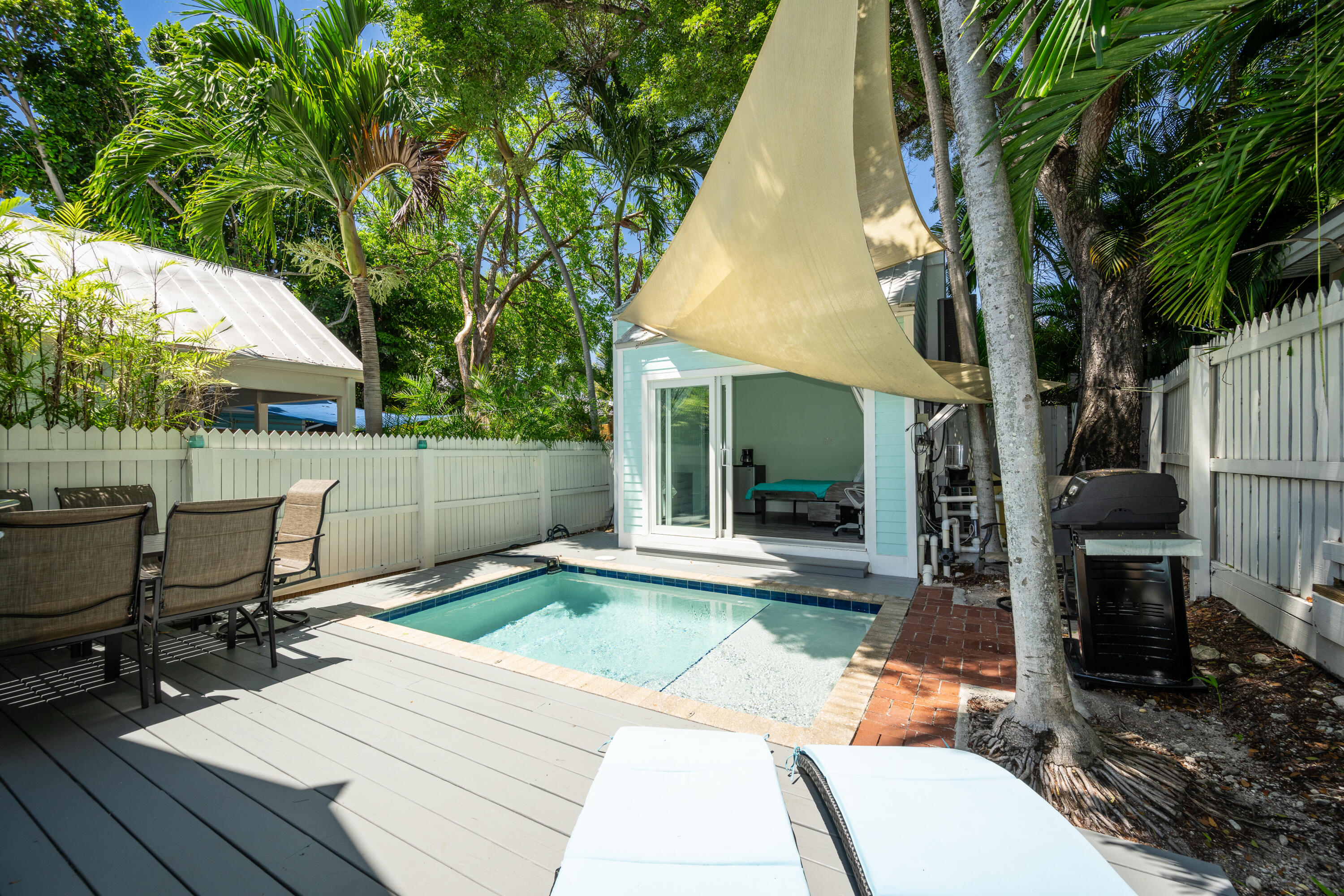 1215 Margaret Street Property Photo 38