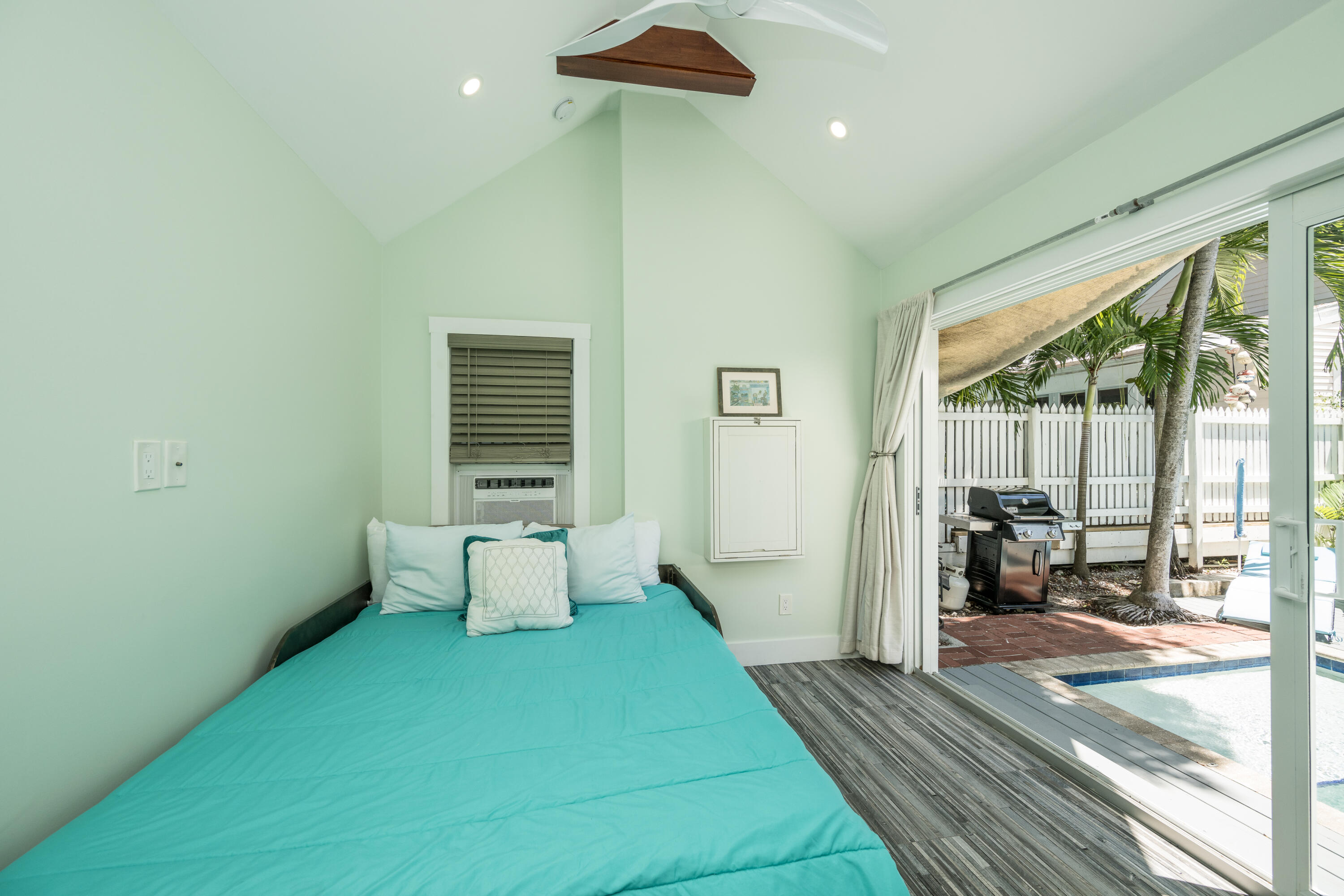 1215 Margaret Street Property Photo 46