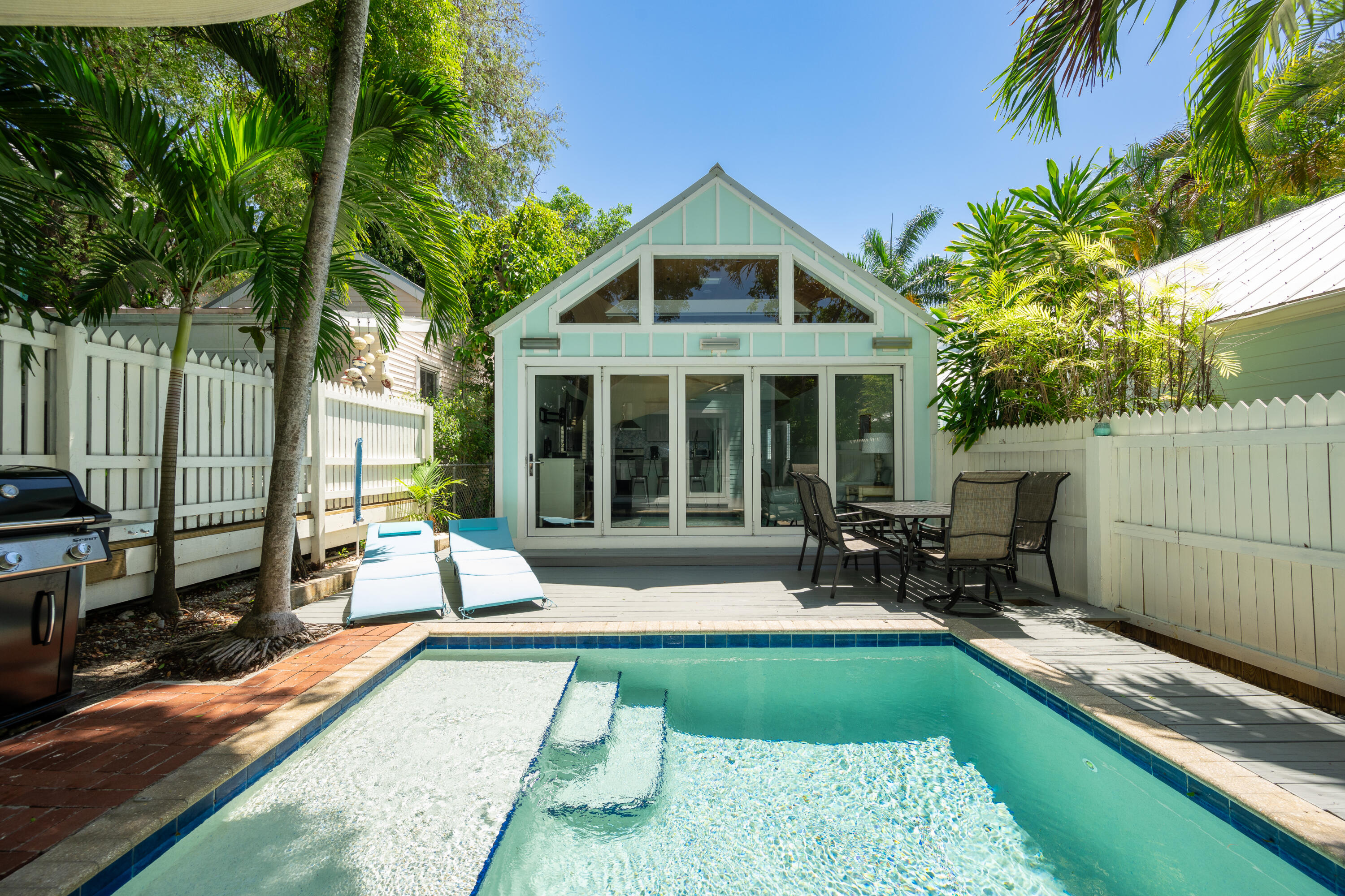 1215 Margaret Street Property Photo 48