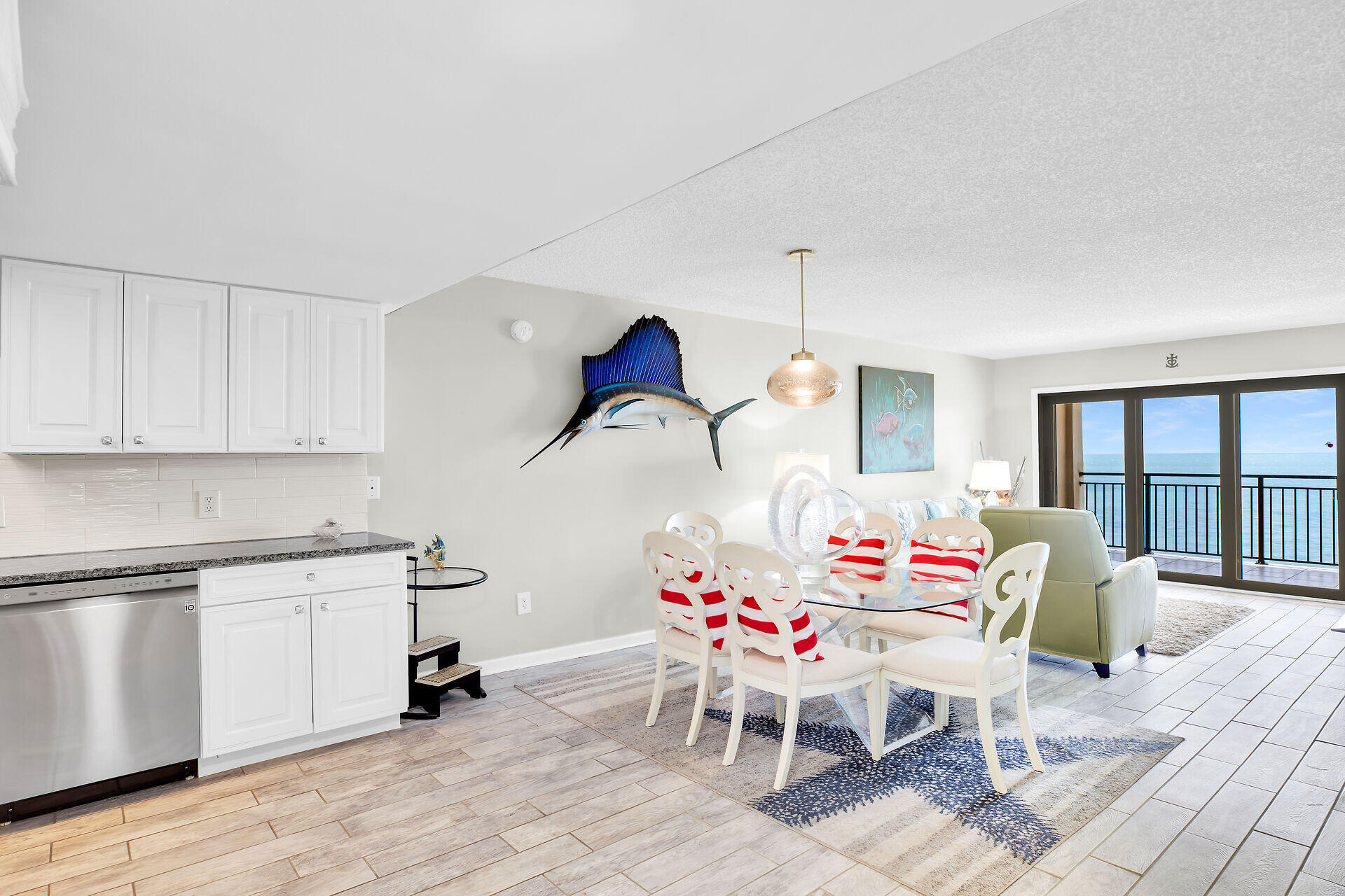 1001 W Ocean Drive, 1-305 Property Photo 16