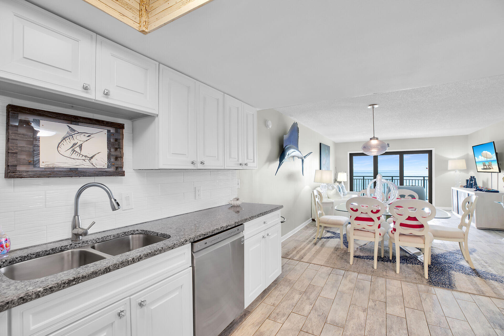 1001 W Ocean Drive, 1-305 Property Photo 21