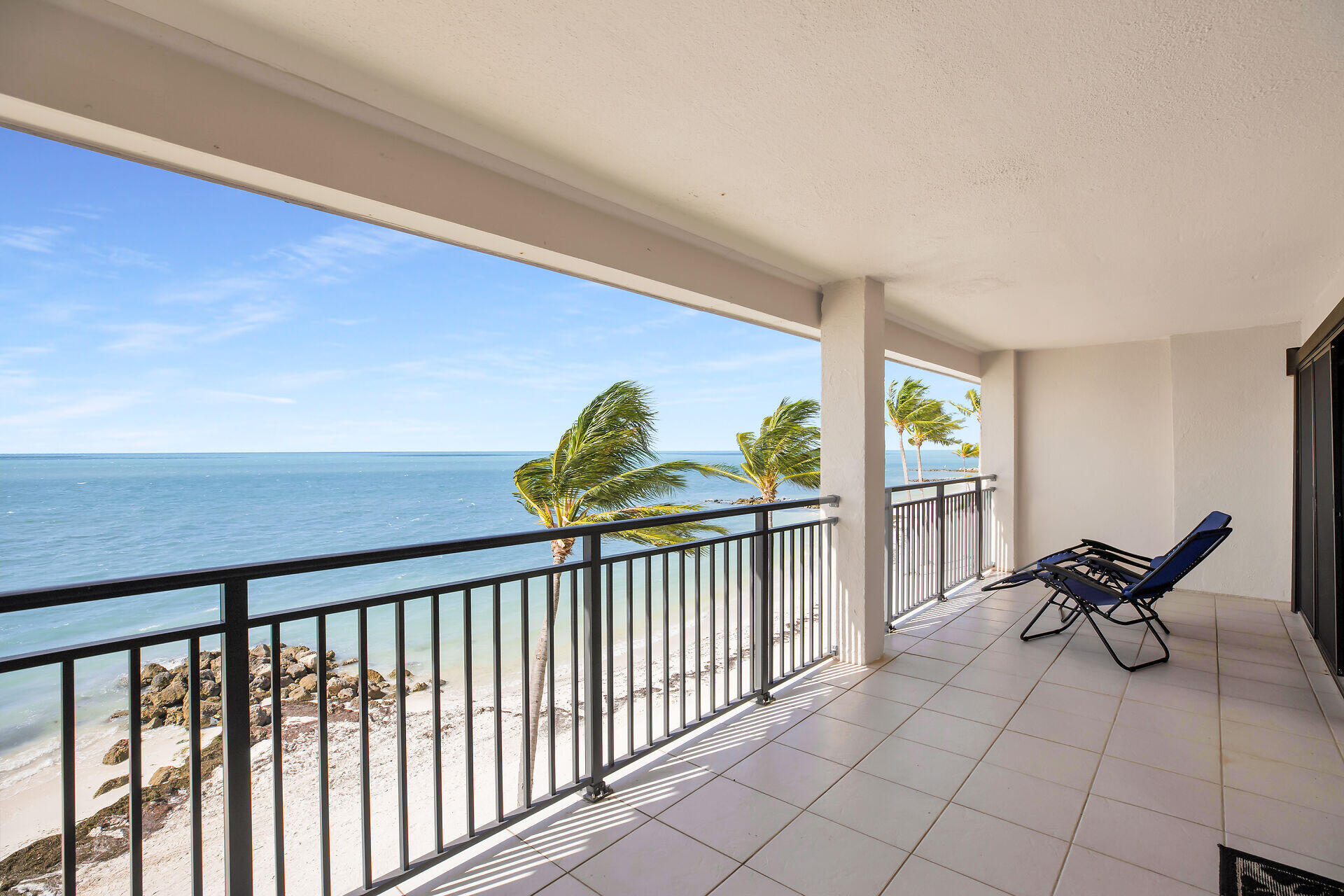1001 W Ocean Drive, 1-305 Property Photo 24