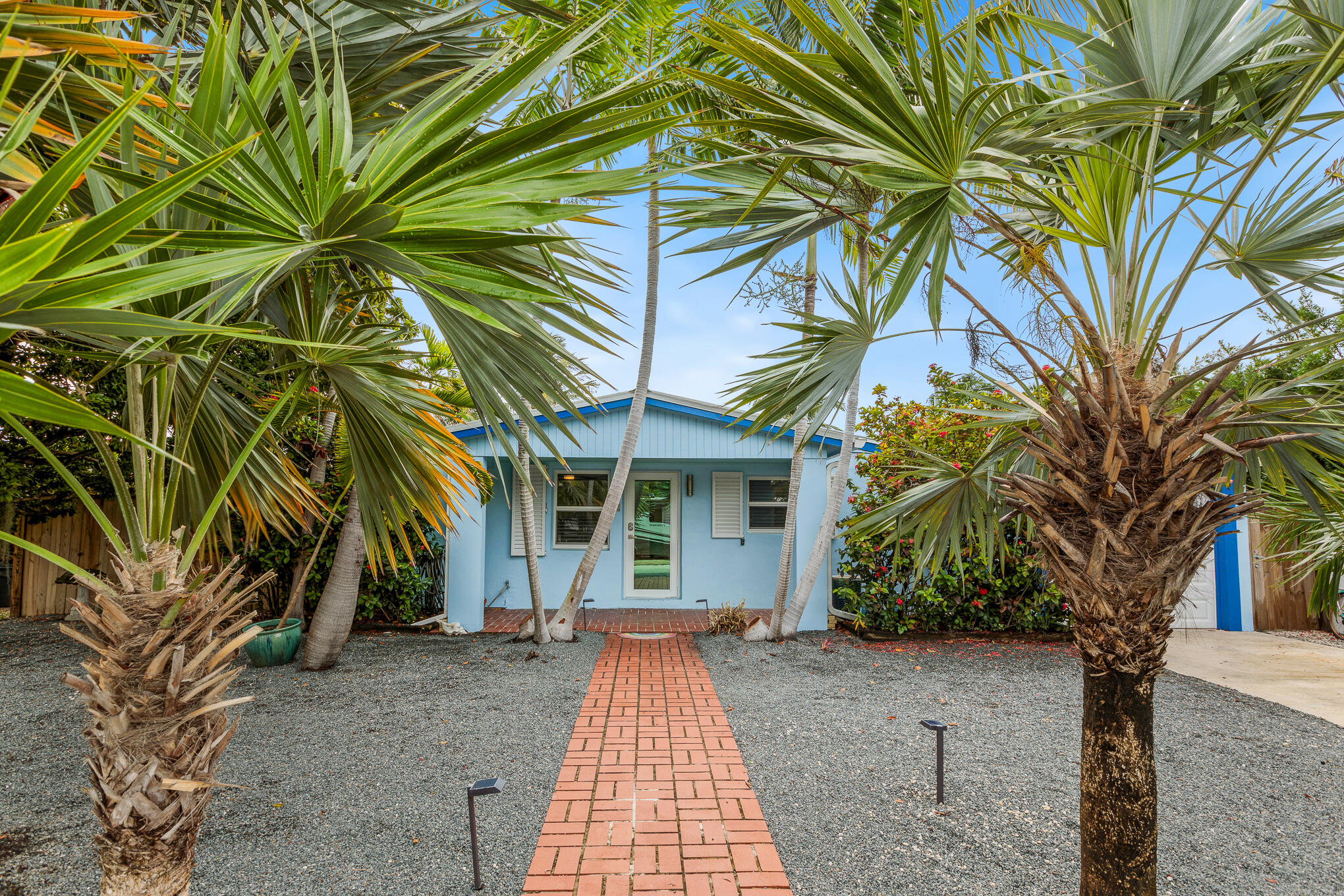 2418 Linda Avenue Property Photo 2
