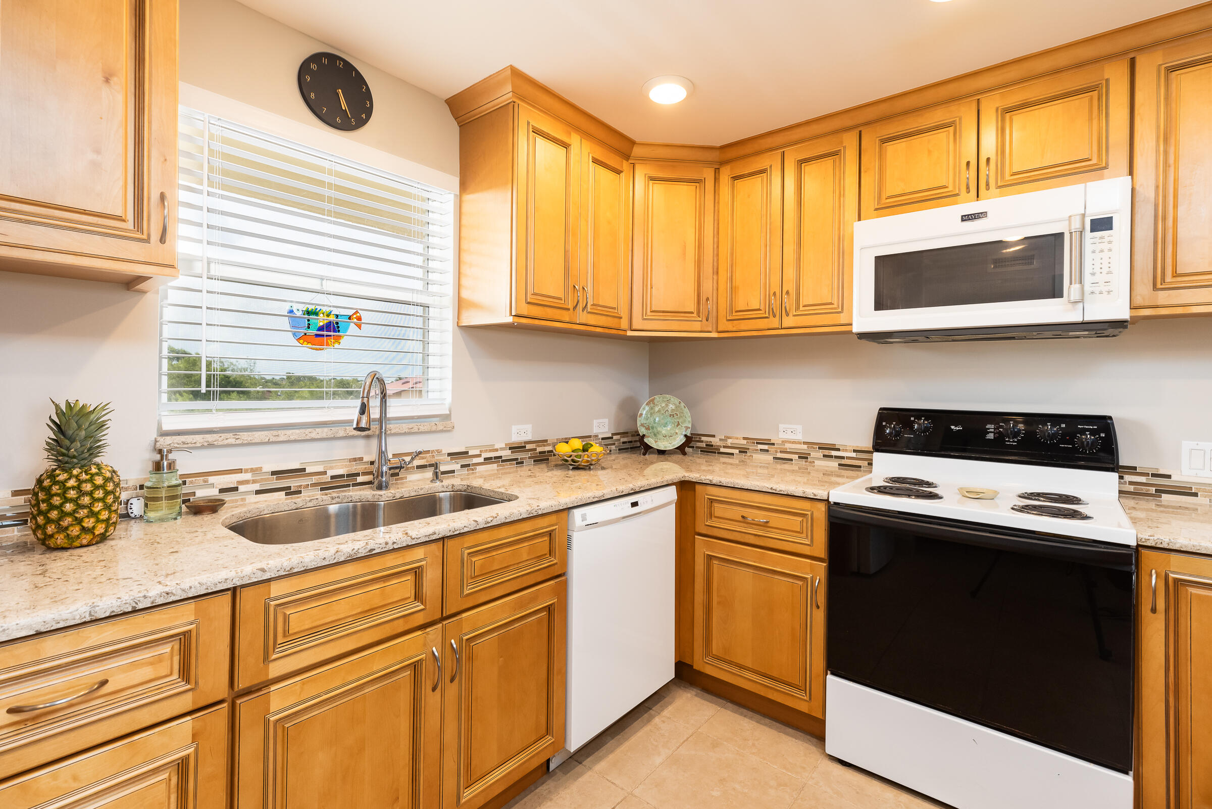 200 Wrenn Street, 404 Property Photo 6