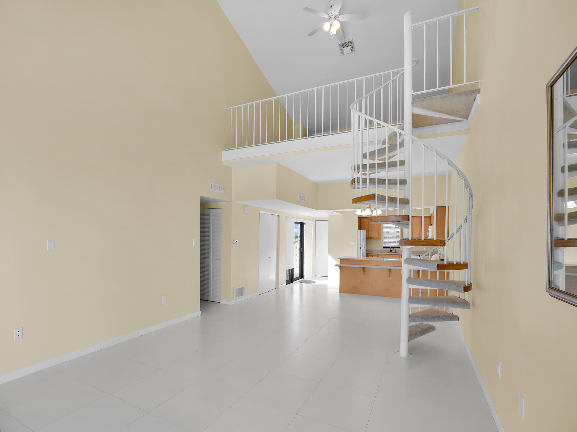 799 W Ocean Drive, 304 Property Photo 9