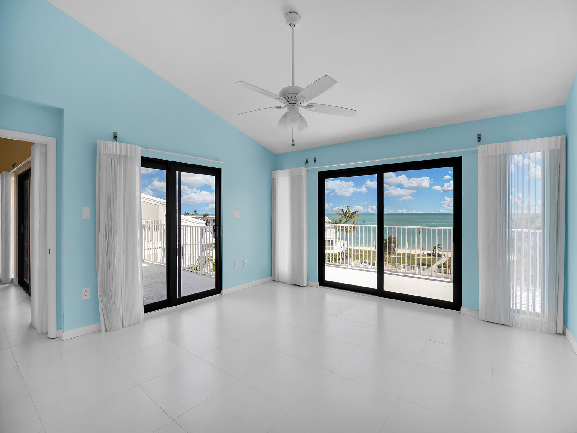 799 W Ocean Drive, 304 Property Photo 14