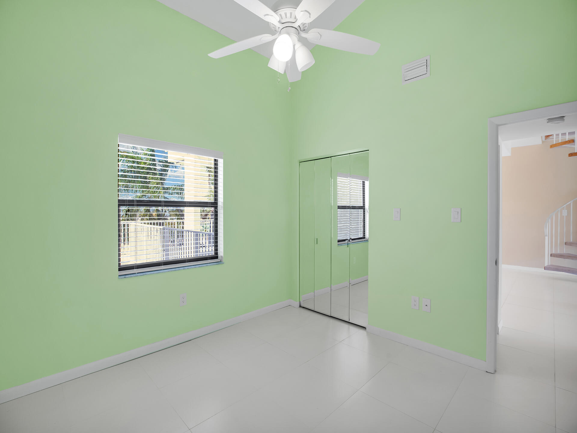 799 W Ocean Drive, 304 Property Photo 19