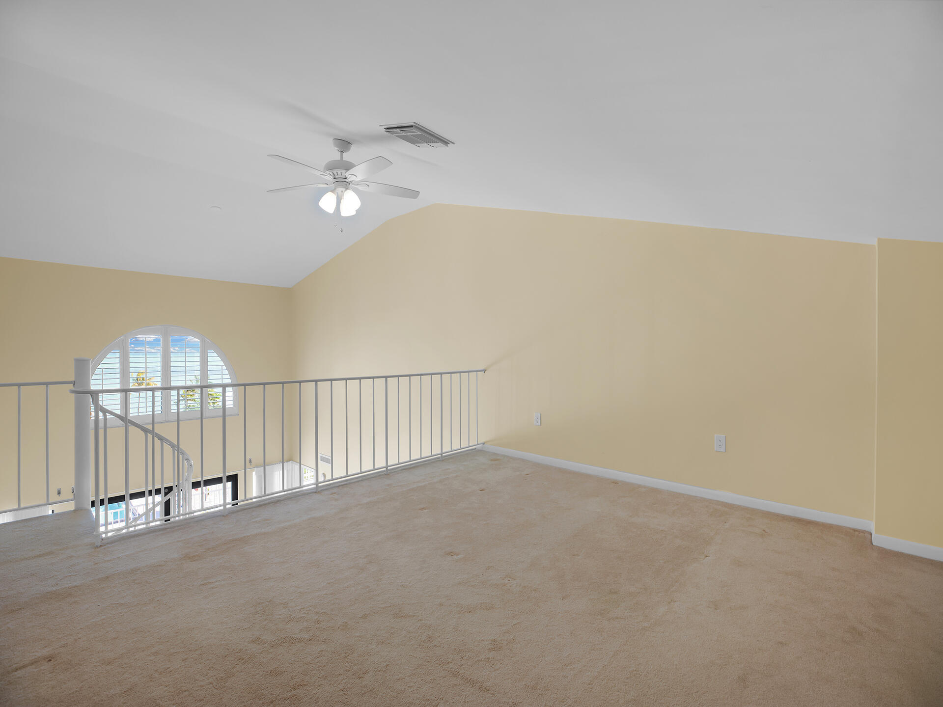 799 W Ocean Drive, 304 Property Photo 24