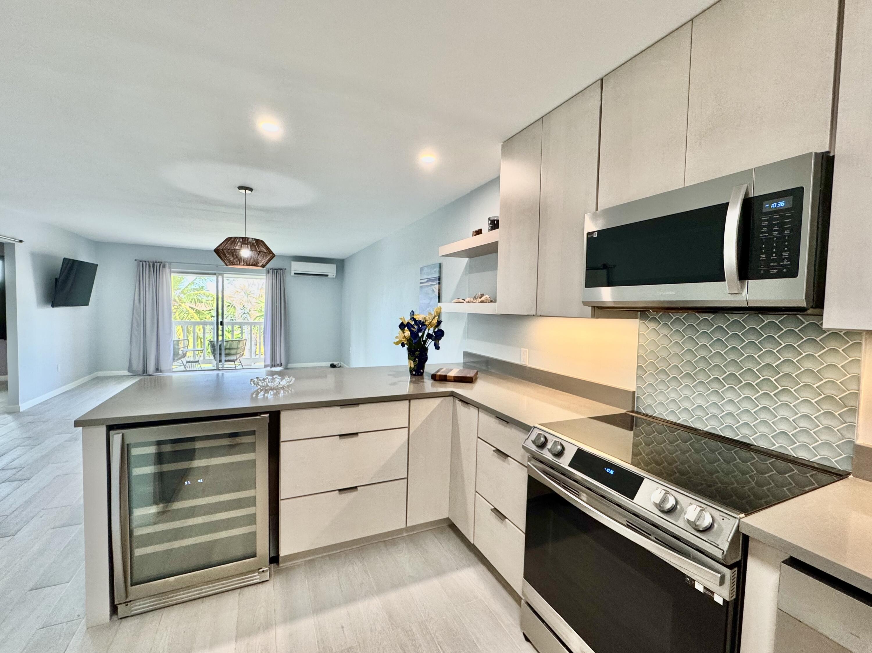 2601 S Roosevelt Blvd., 319c Property Photo 4