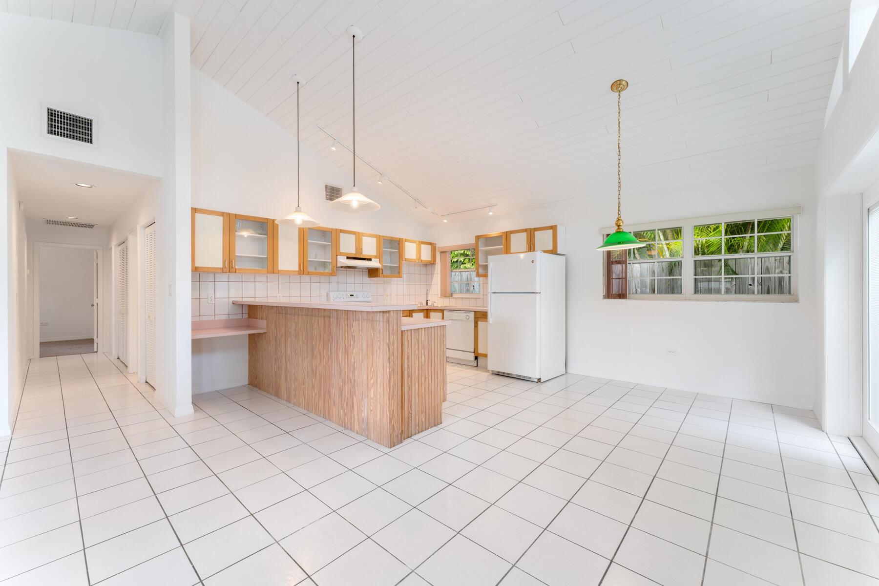 273 Hibiscus Street Property Photo 12