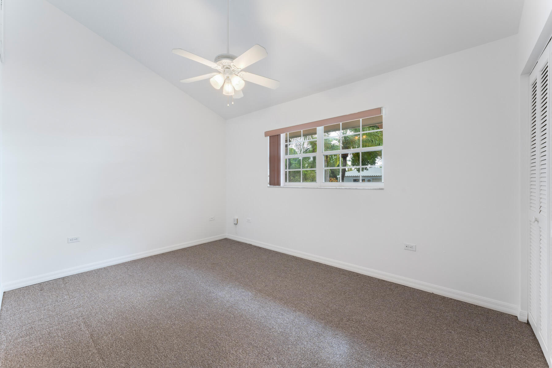 273 Hibiscus Street Property Photo 22
