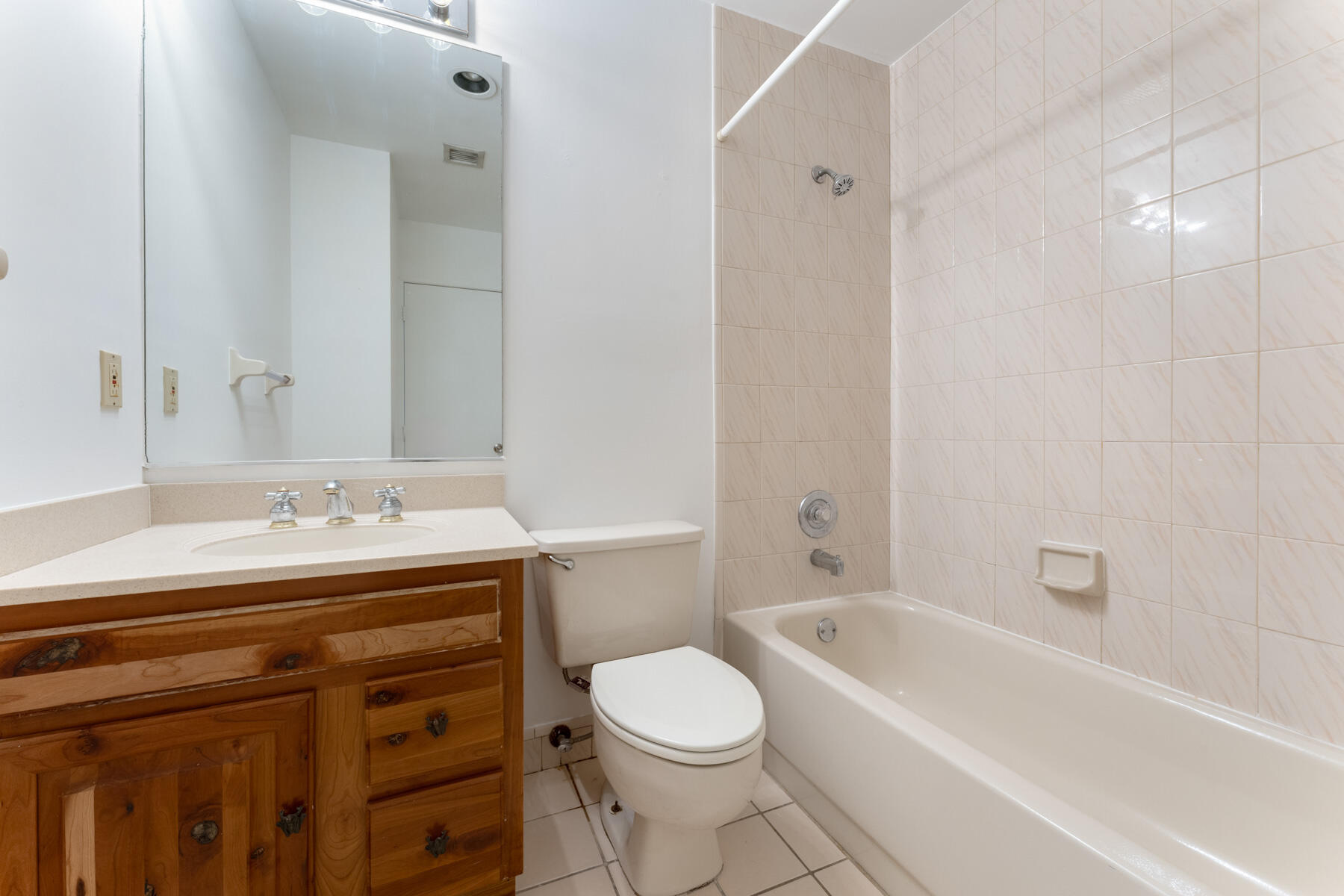 273 Hibiscus Street Property Photo 24
