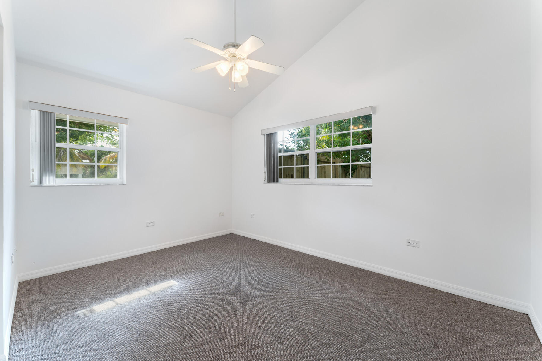 273 Hibiscus Street Property Photo 25