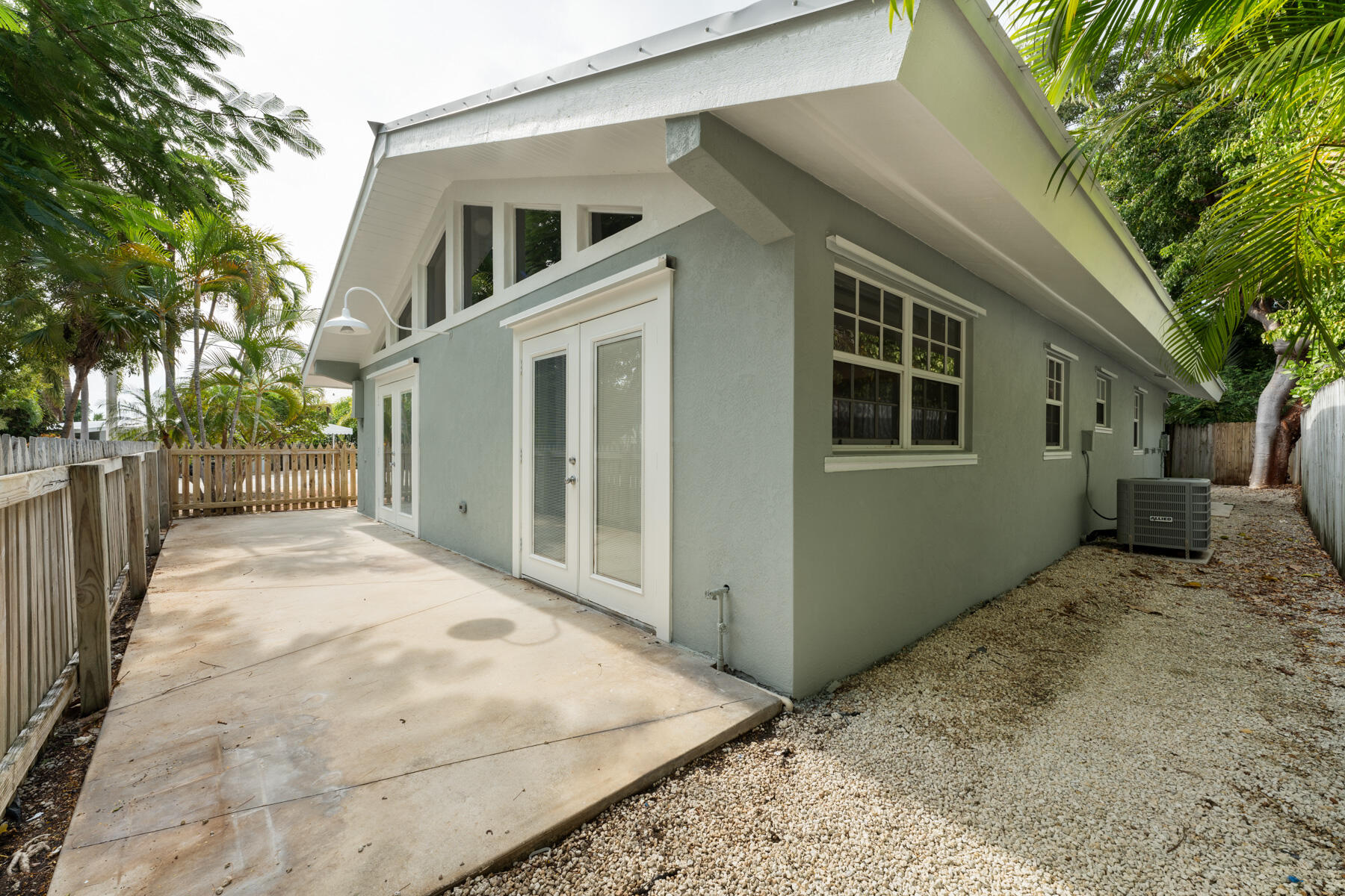 273 Hibiscus Street Property Photo 31