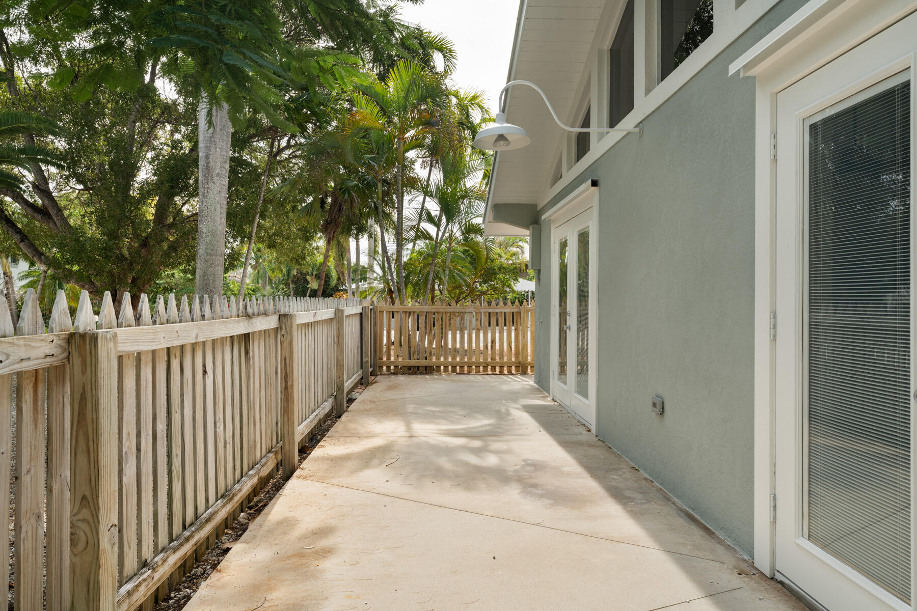 273 Hibiscus Street Property Photo 32