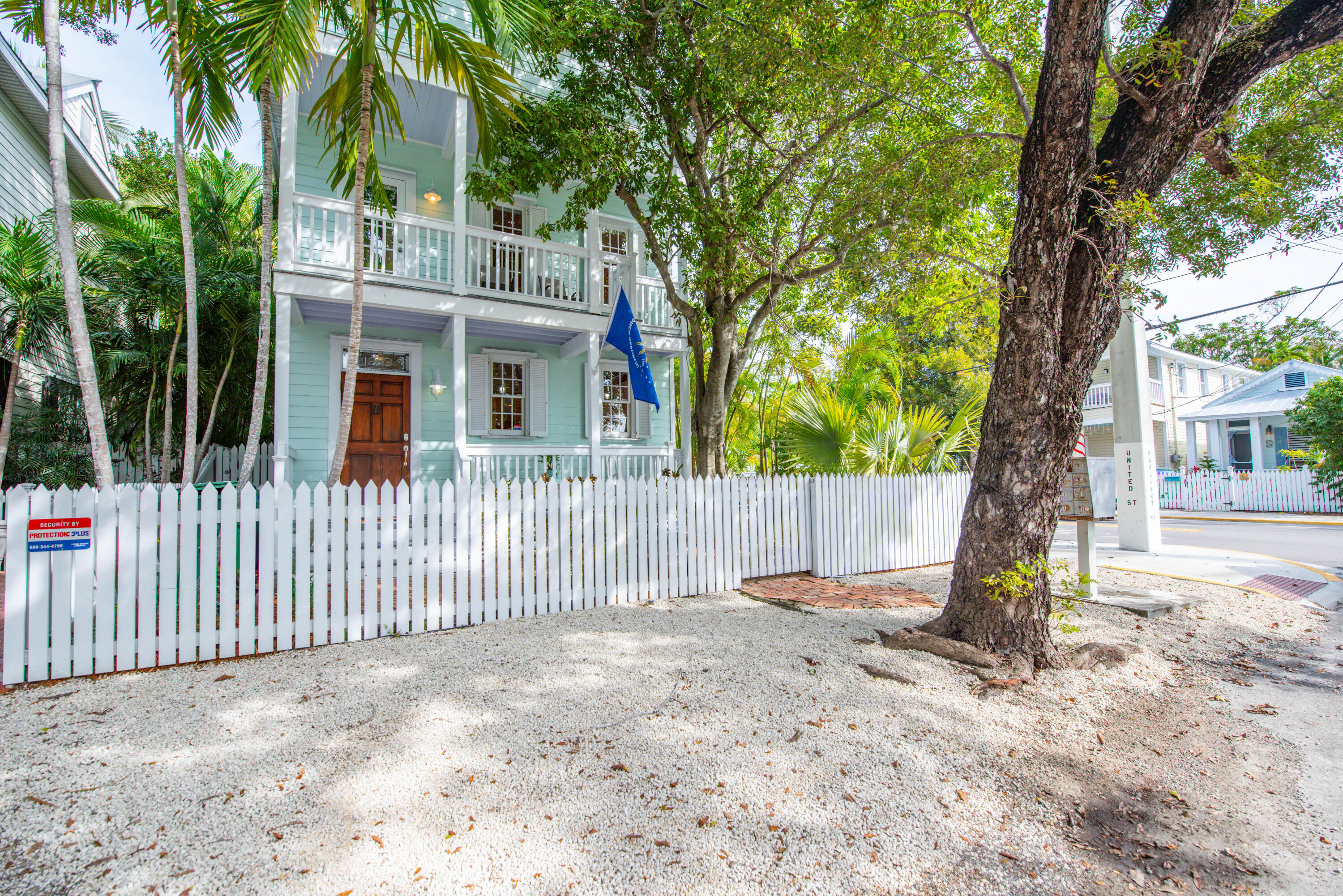 1223 Margaret Street Property Photo 6