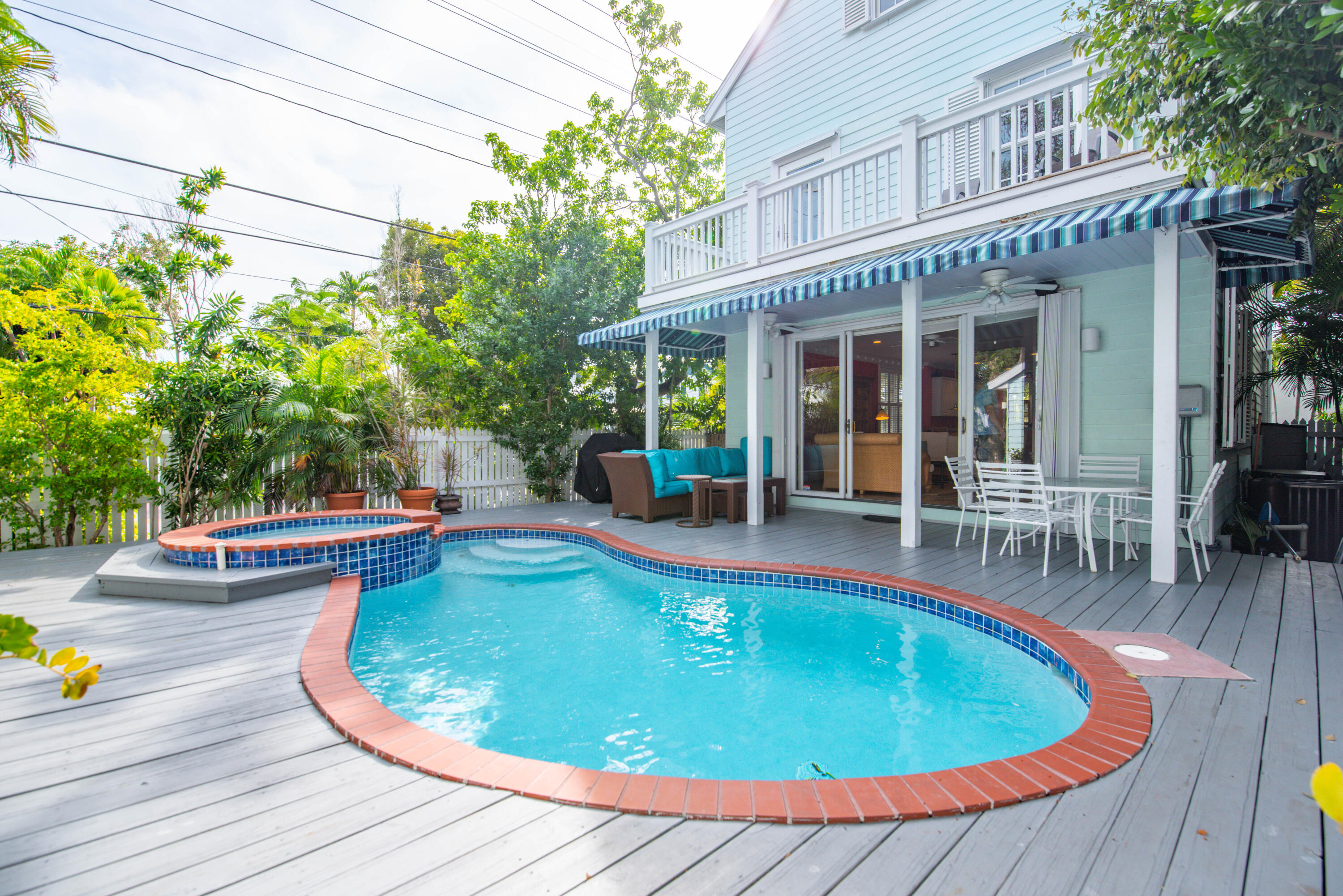 1223 Margaret Street Property Photo 7
