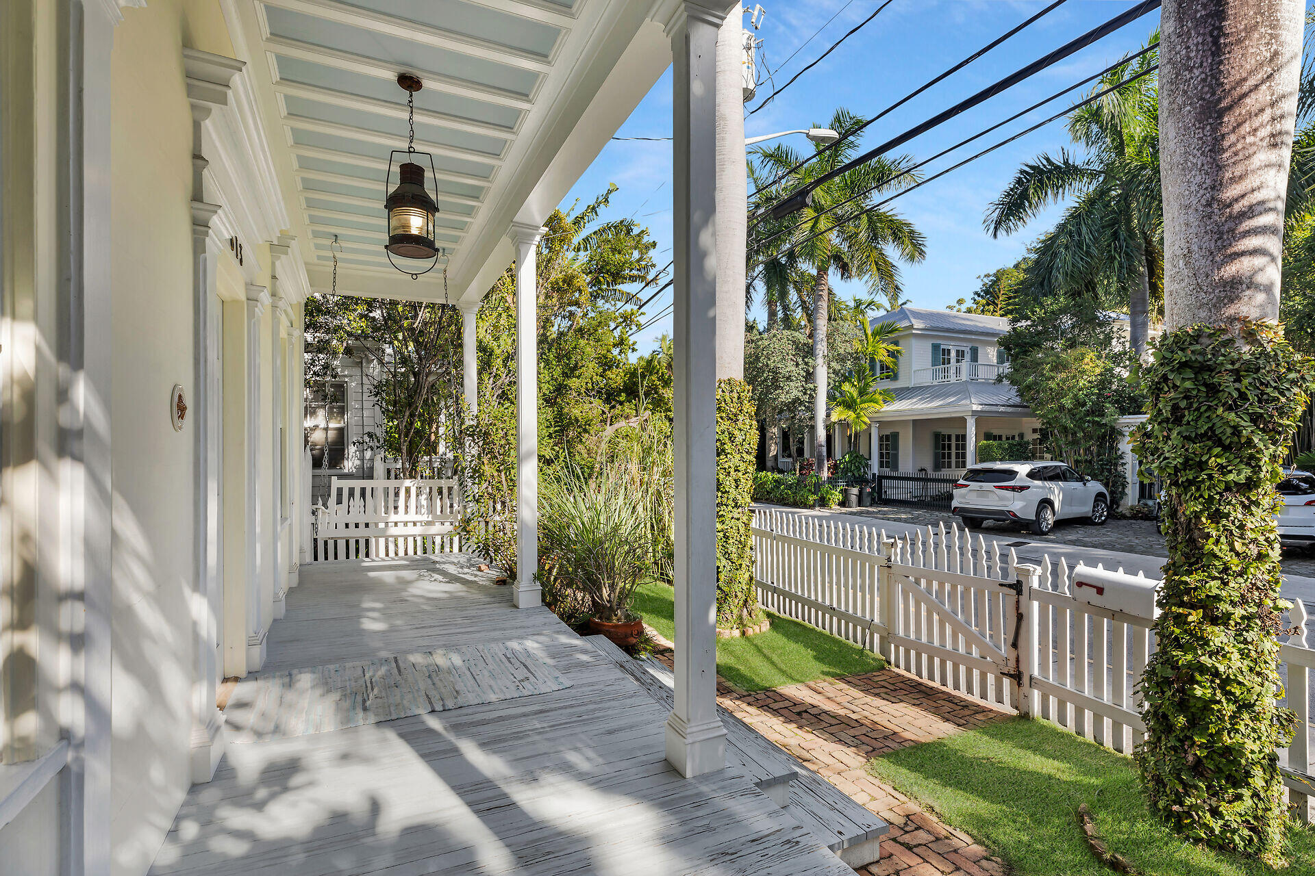 613 Olivia Street Property Photo 2