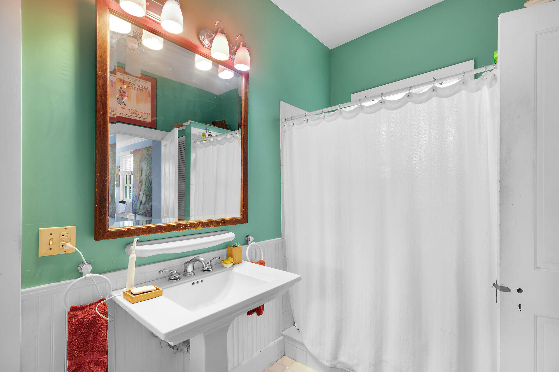 613 Olivia Street Property Photo 19