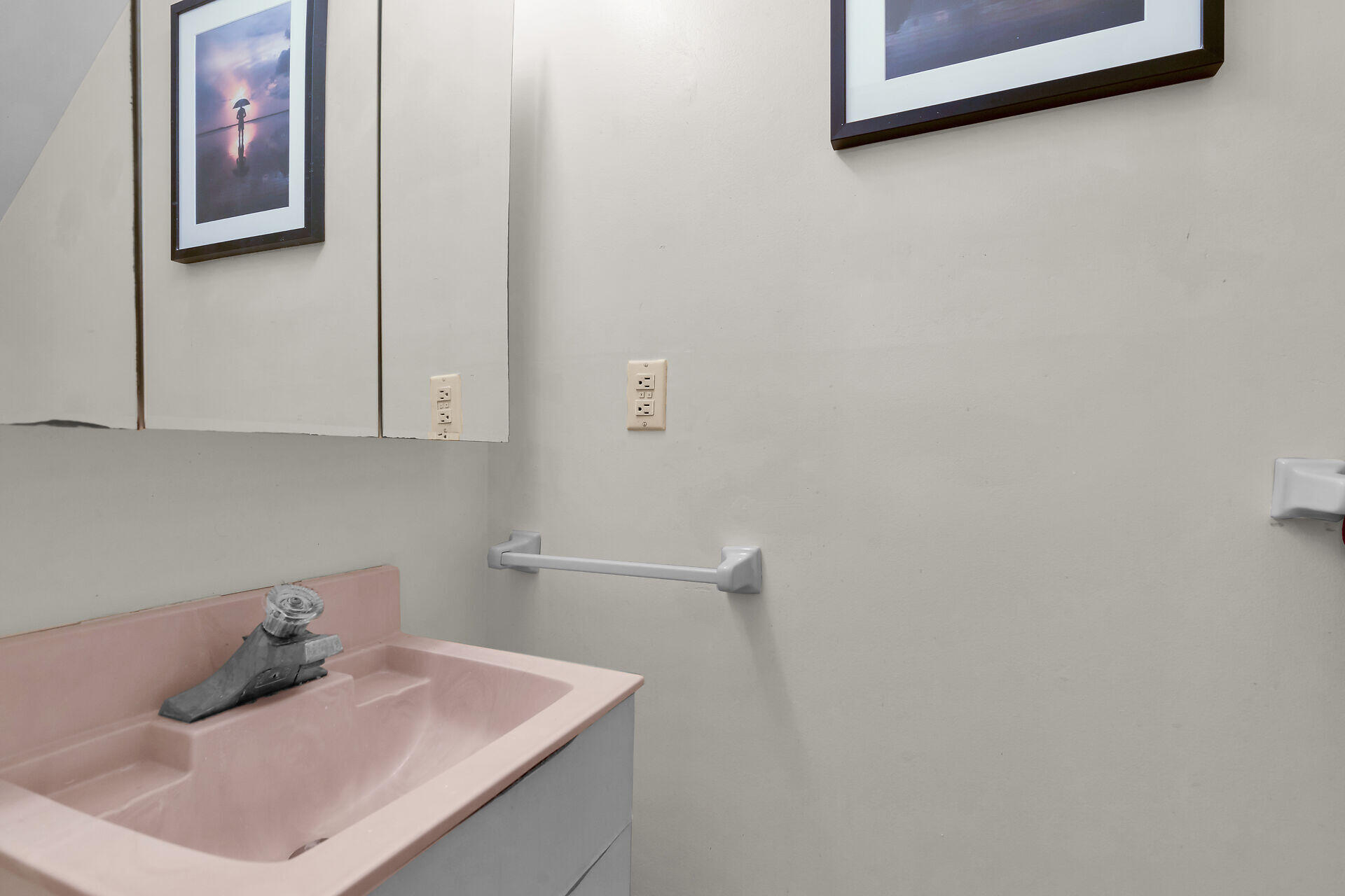 613 Olivia Street Property Photo 23