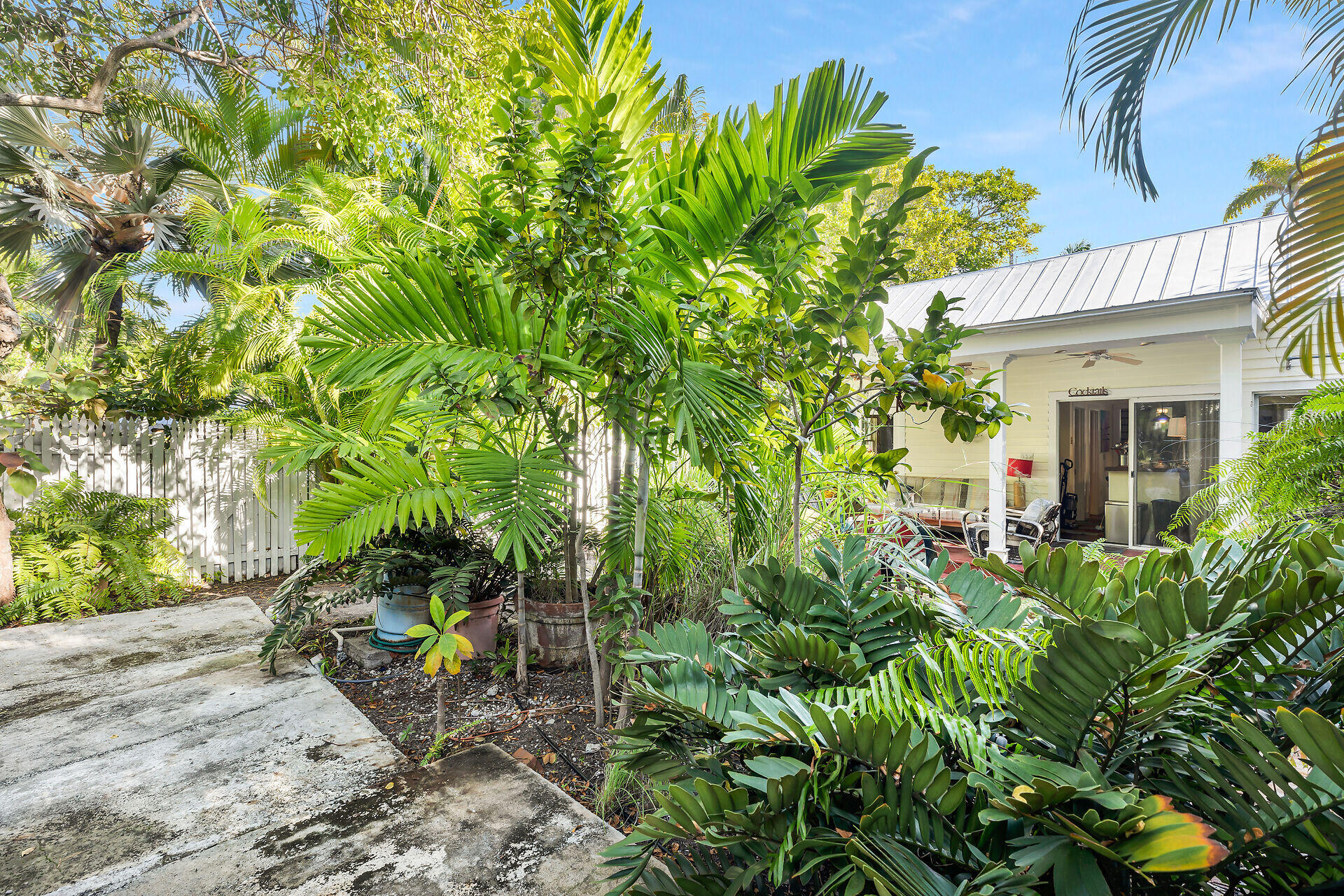 613 Olivia Street Property Photo 32