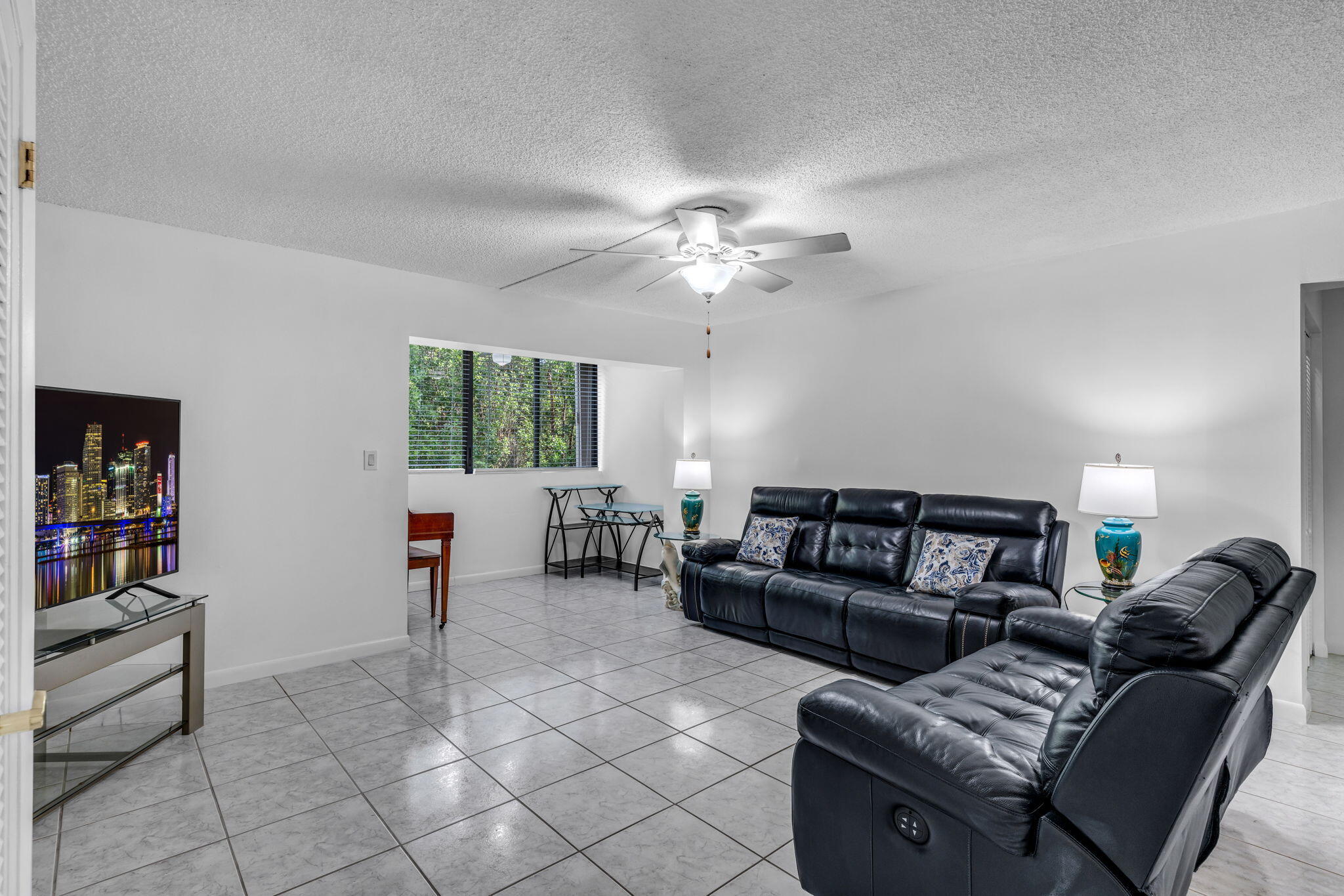 87465 Old Highway, 102 Property Photo 4