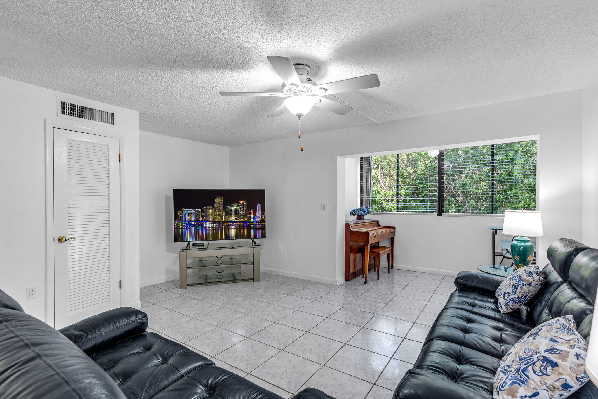87465 Old Highway, 102 Property Photo 5