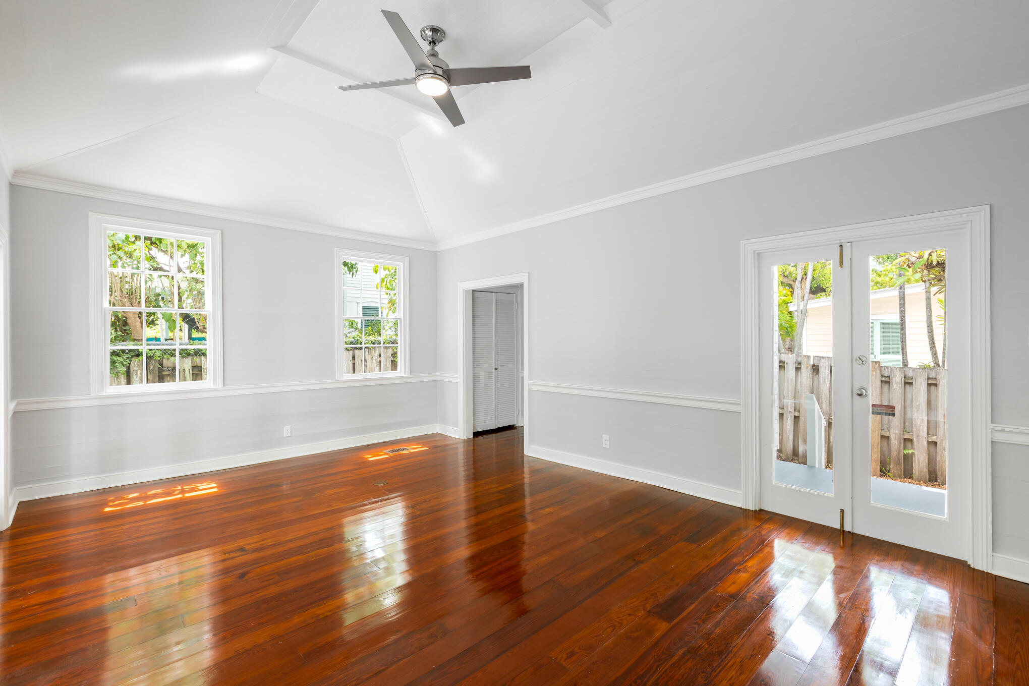 408 William Street Property Photo 17
