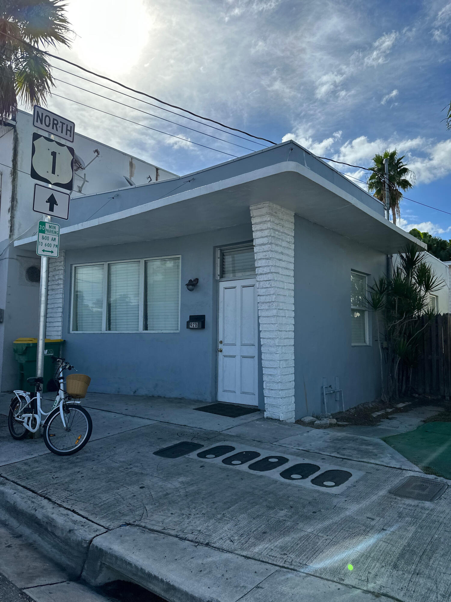928 Truman Avenue, 101 Property Photo 1