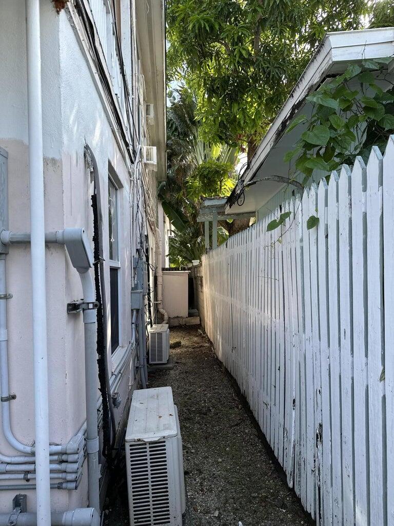 928 Truman Avenue, 101 Property Photo 9
