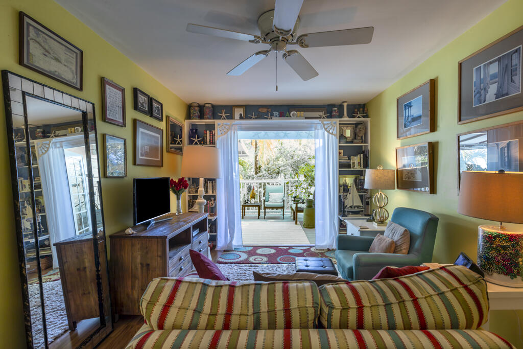 208 Southard Street, 3 Property Photo 5