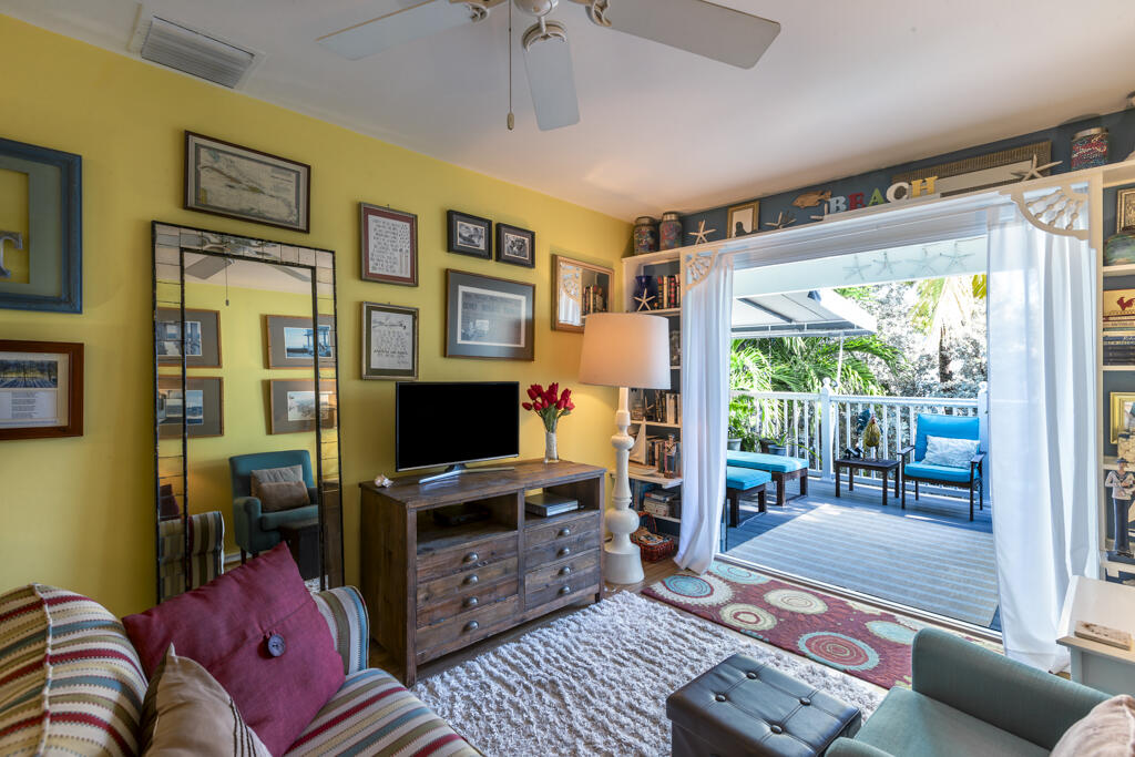 208 Southard Street, 3 Property Photo 6