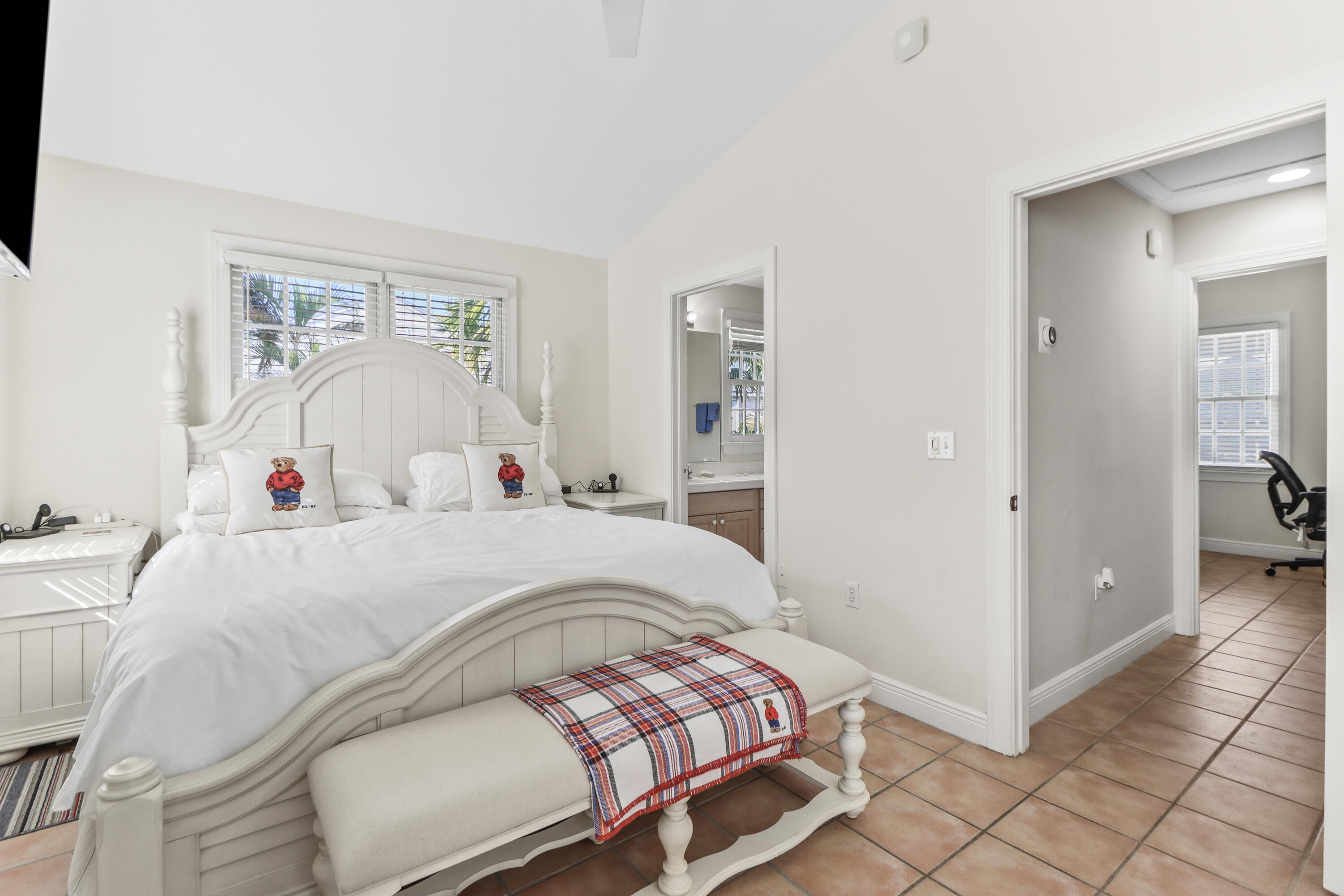 230 Golf Club Drive Property Photo 9
