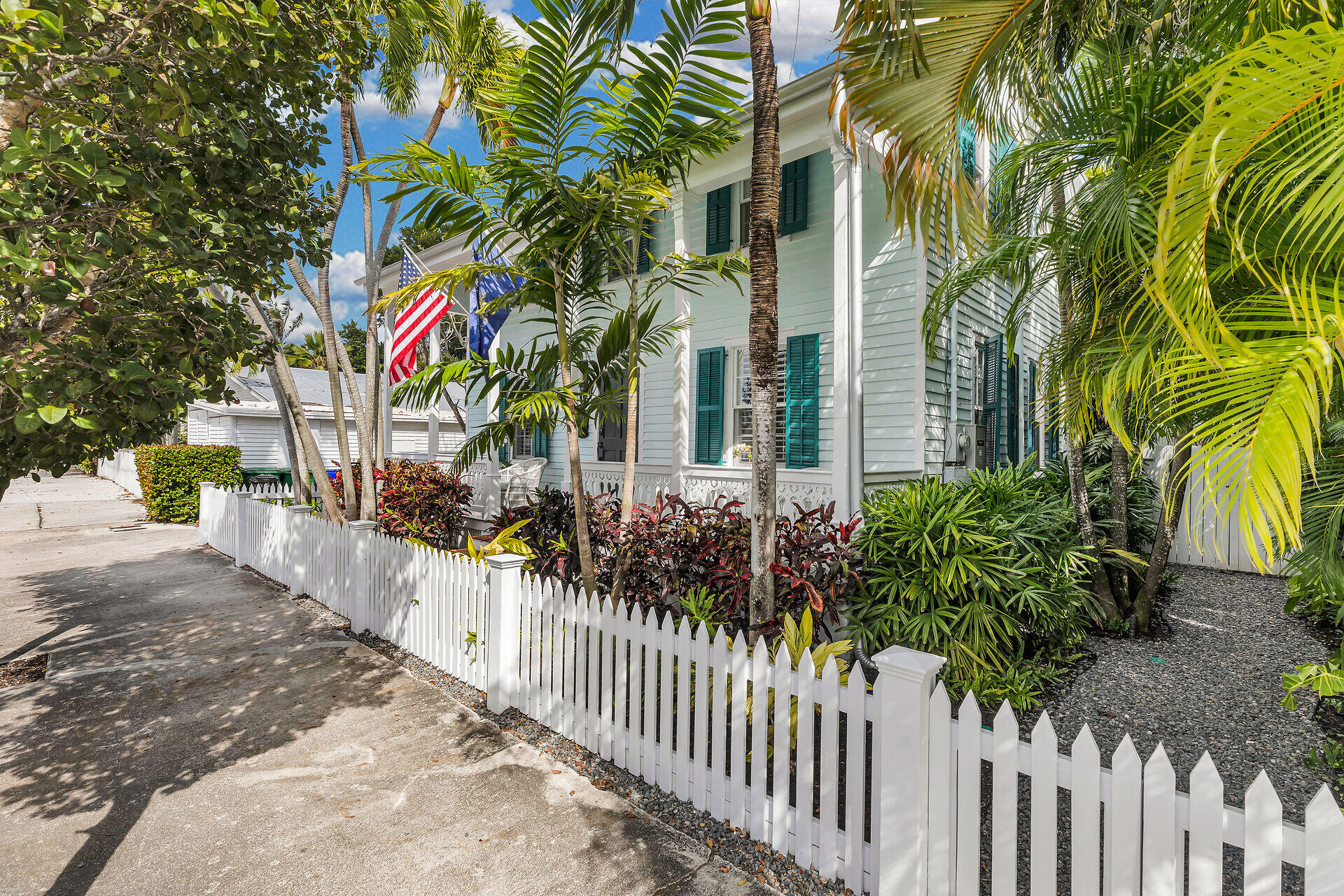 715 Frances Street Property Photo 4