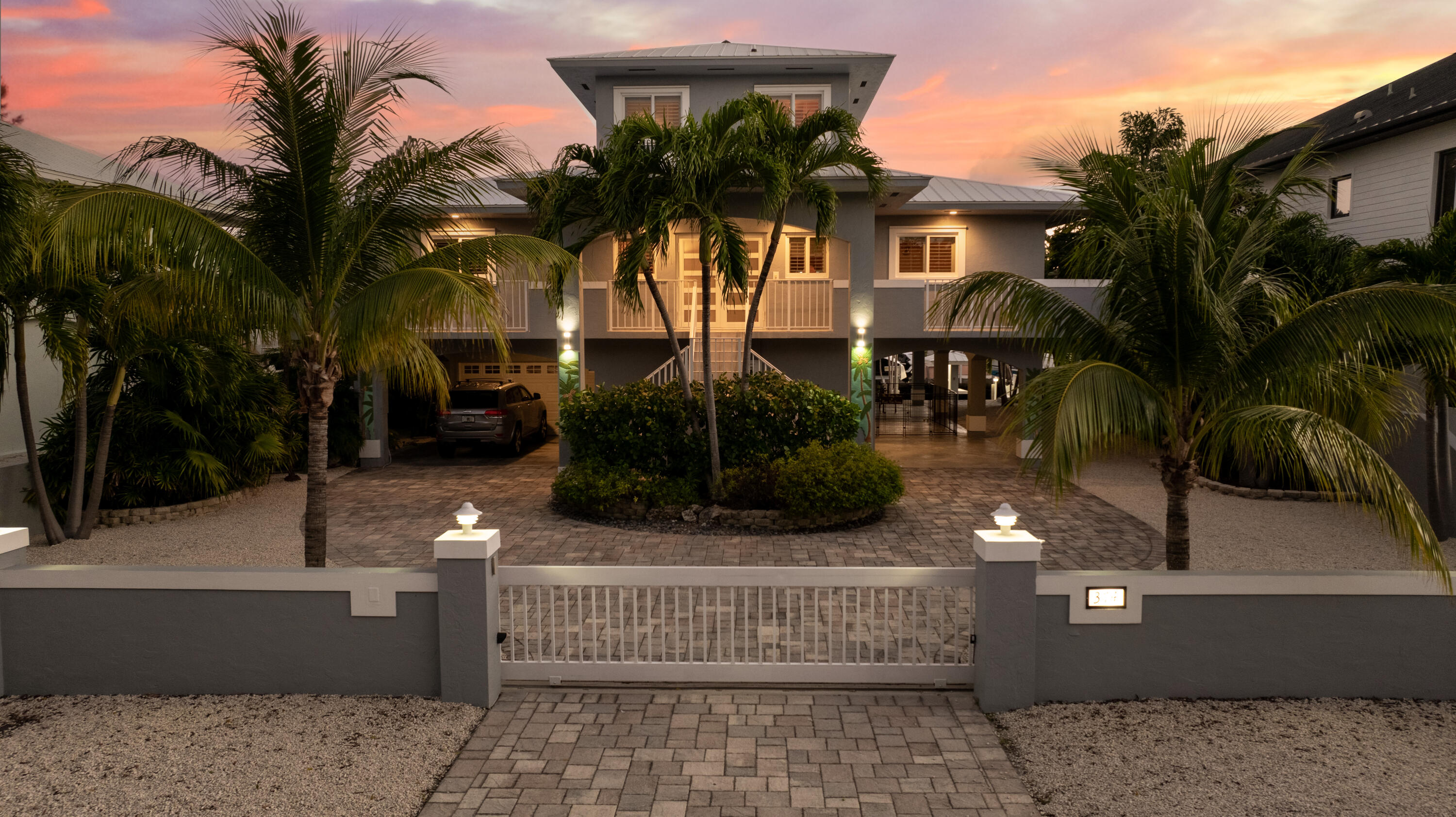 374 Bahia Avenue Property Photo 2