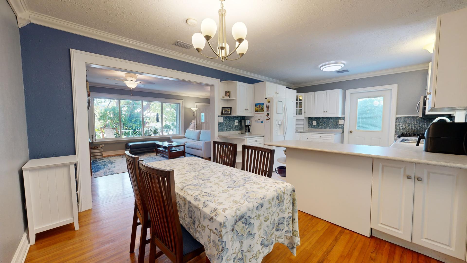 90 Marina Avenue Property Photo 8