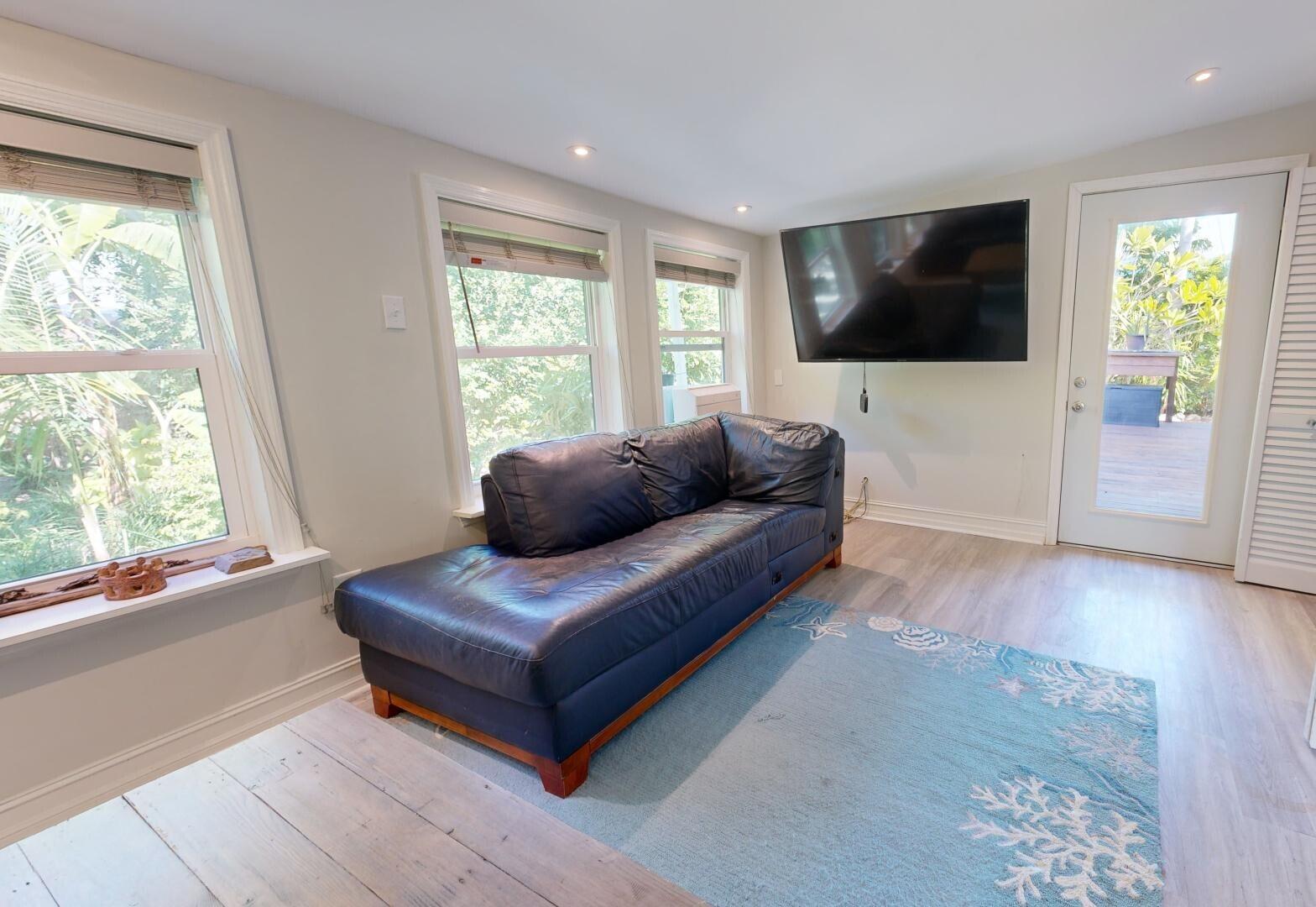 90 Marina Avenue Property Photo 10