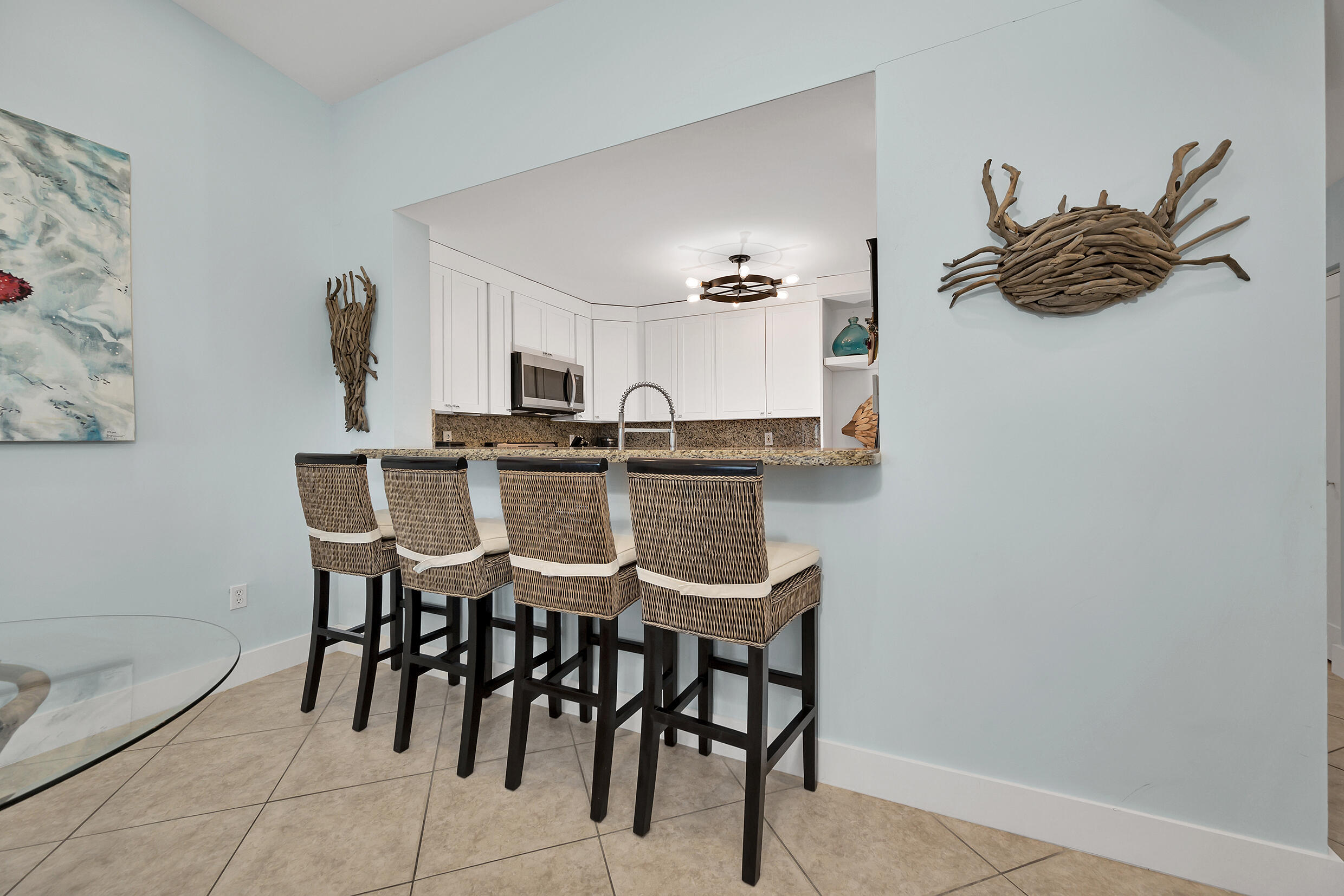 9826 Leeward Avenue Property Photo 11