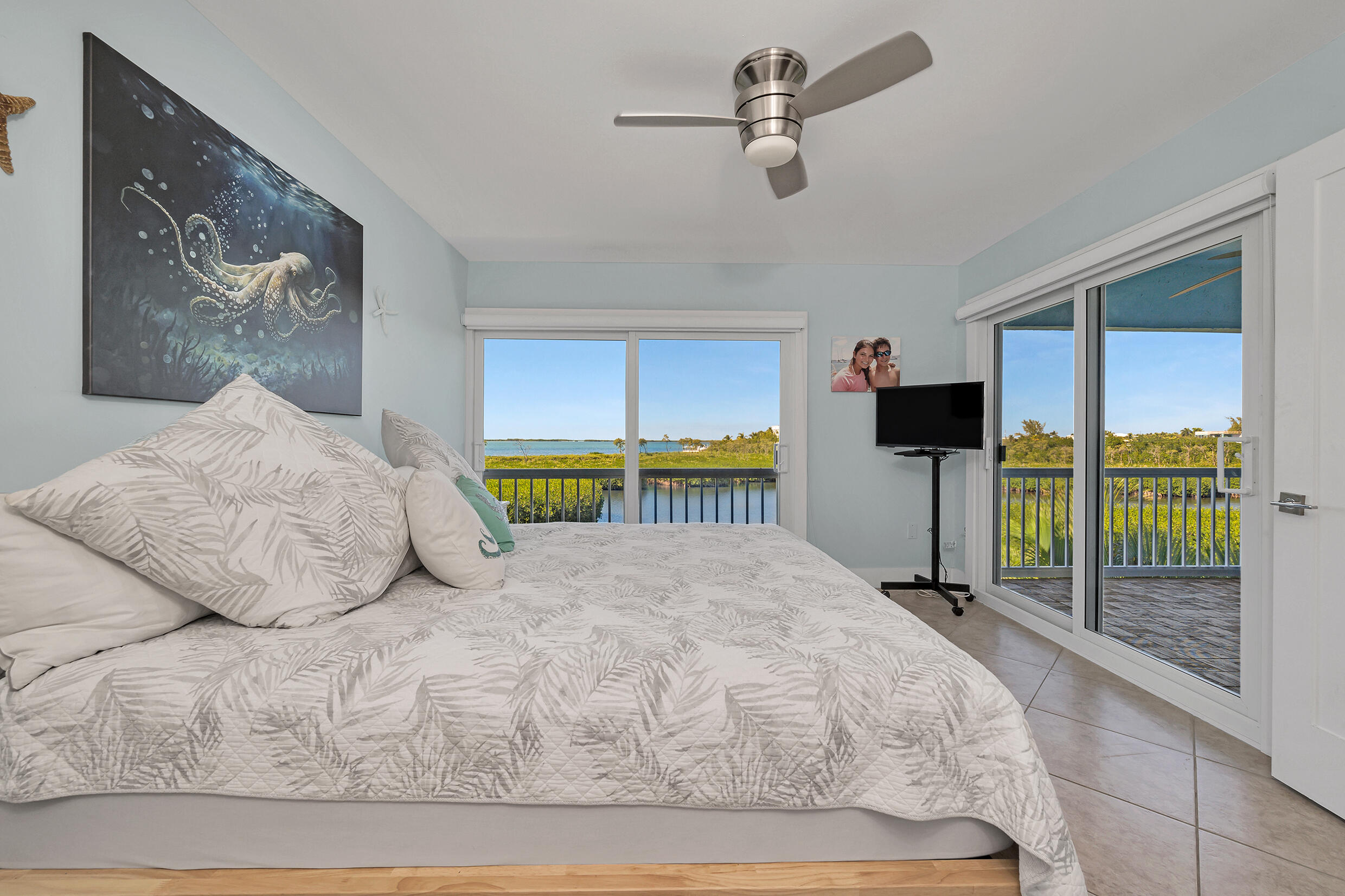 9826 Leeward Avenue Property Photo 17