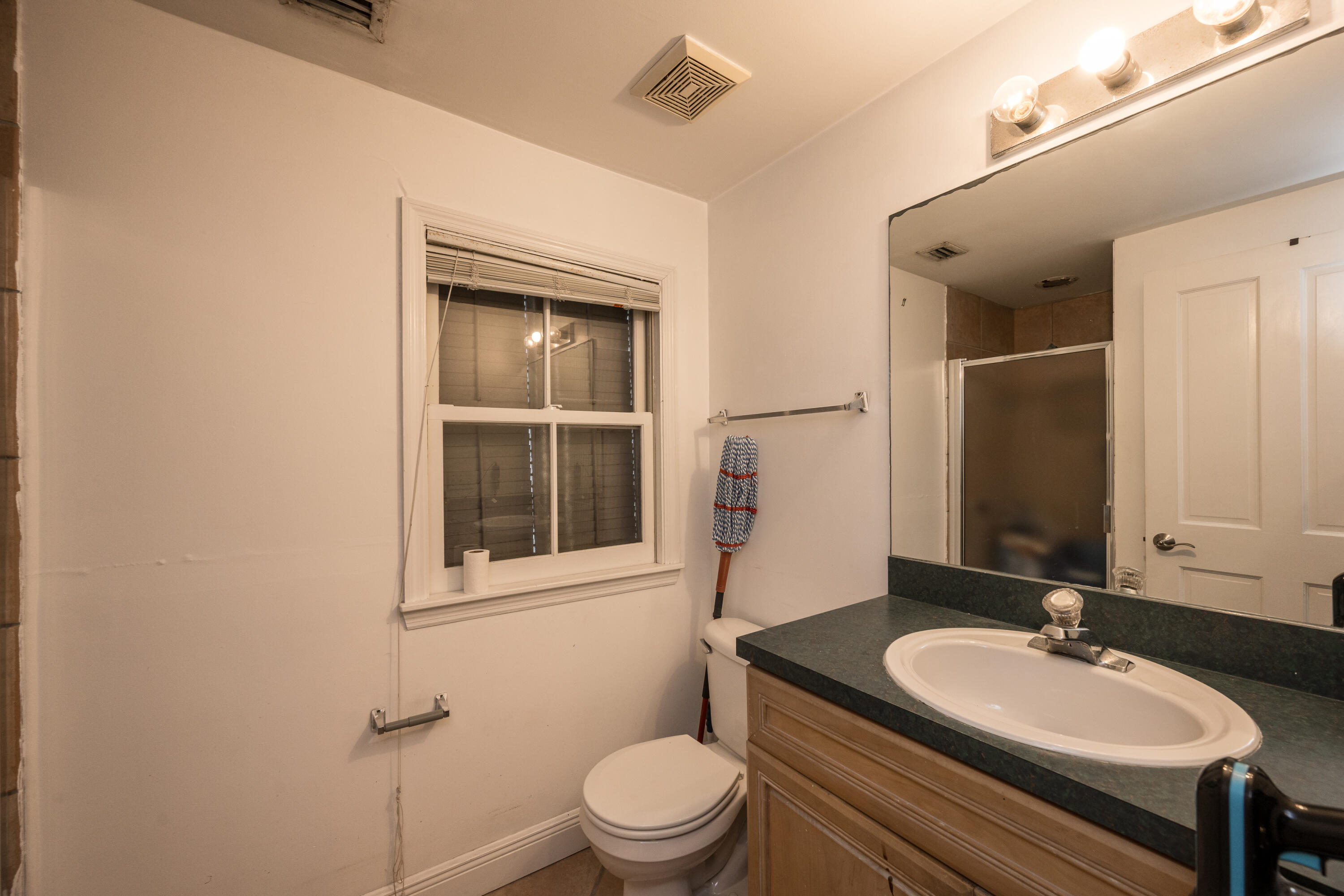405 Petronia Street Property Photo 20