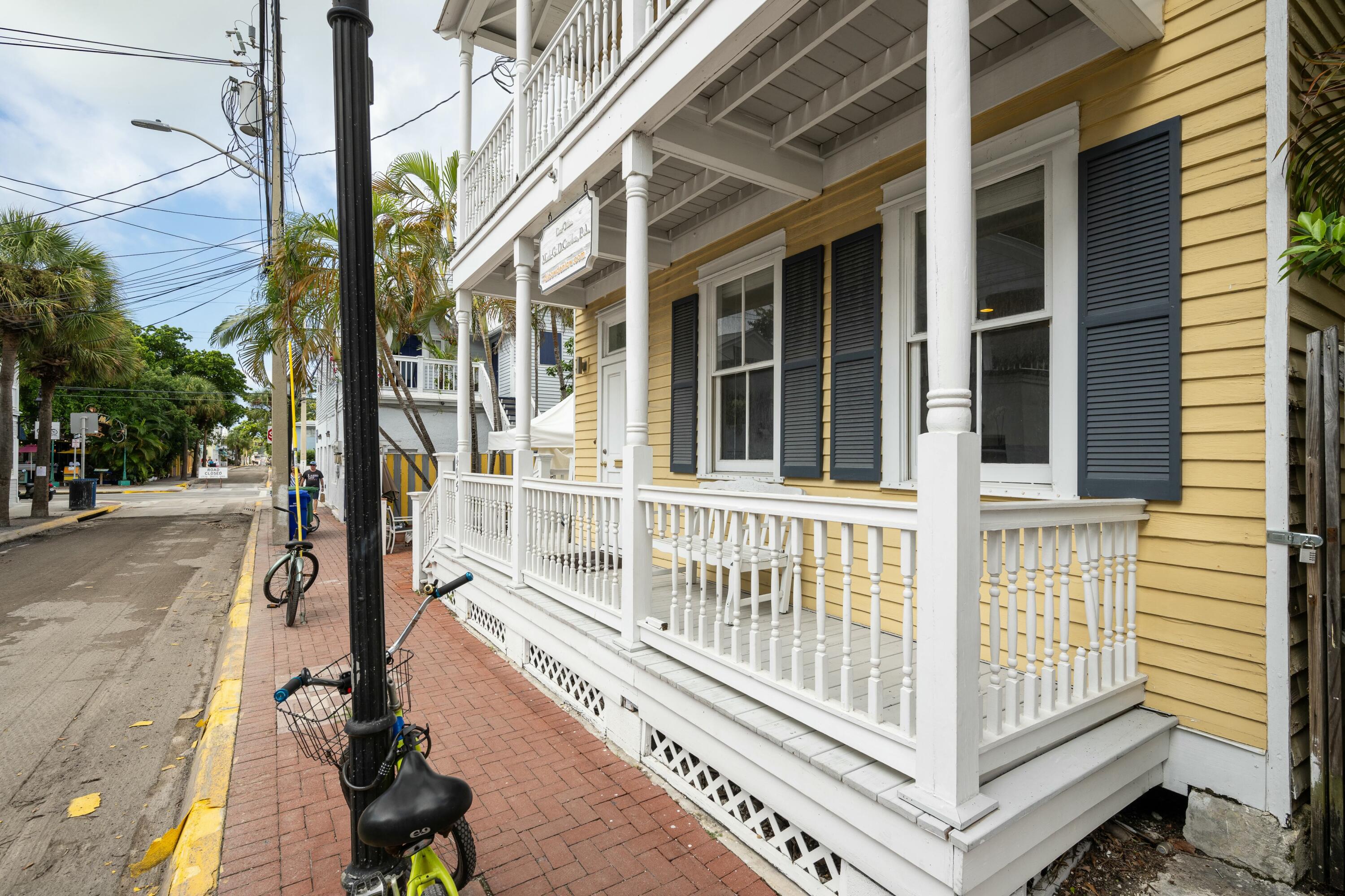 405 Petronia Street Property Photo 2