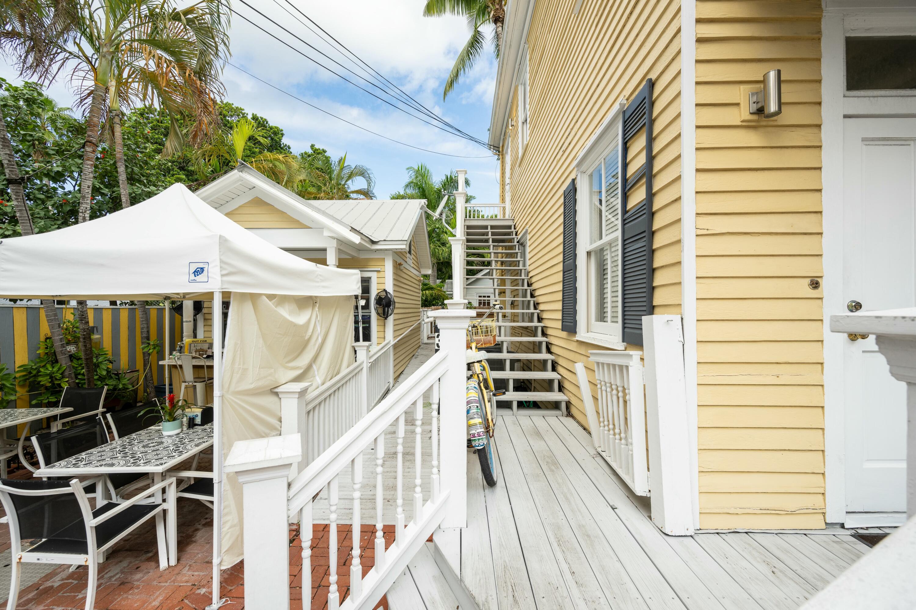 405 Petronia Street Property Photo 6