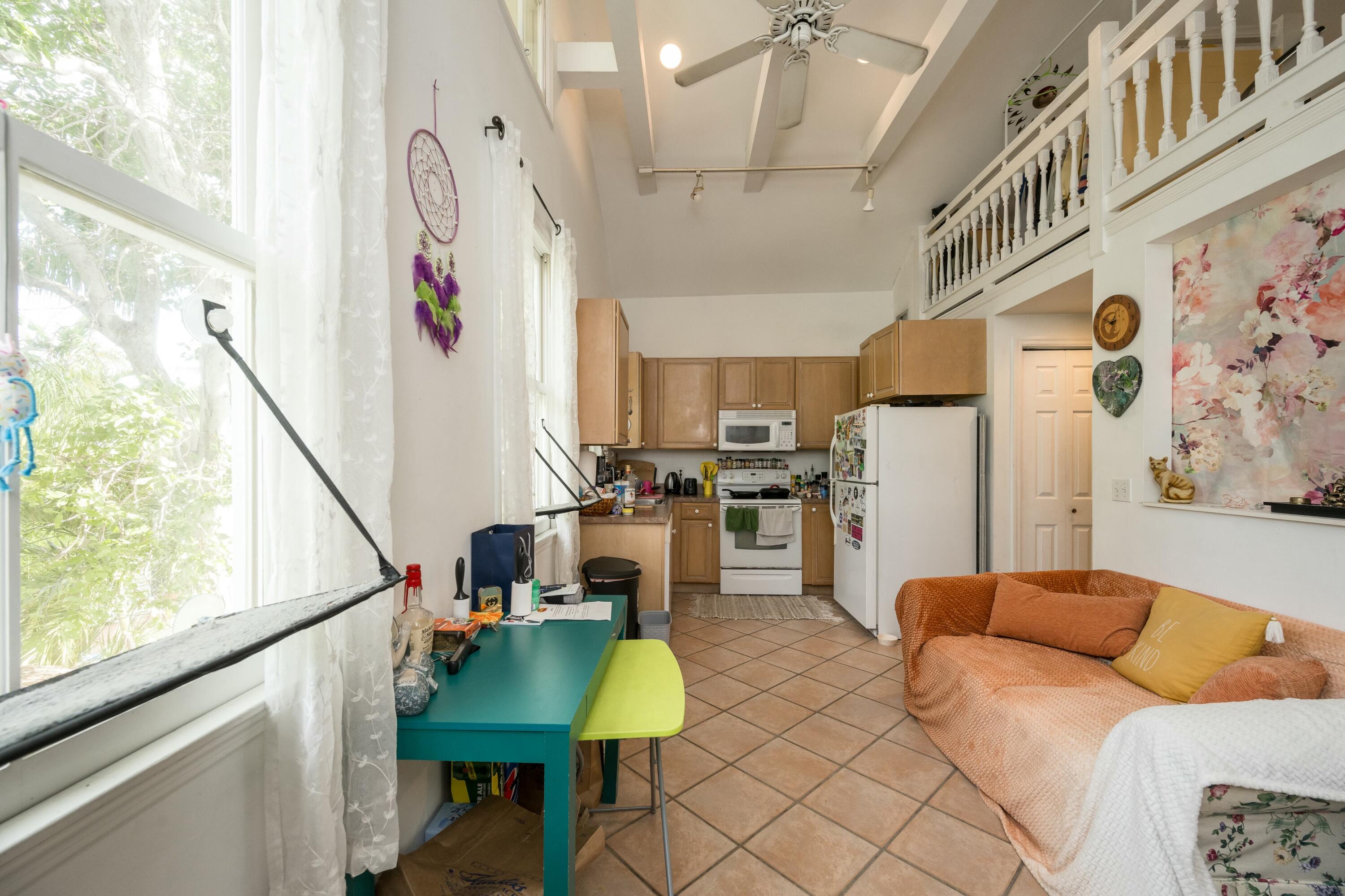 405 Petronia Street Property Photo 11
