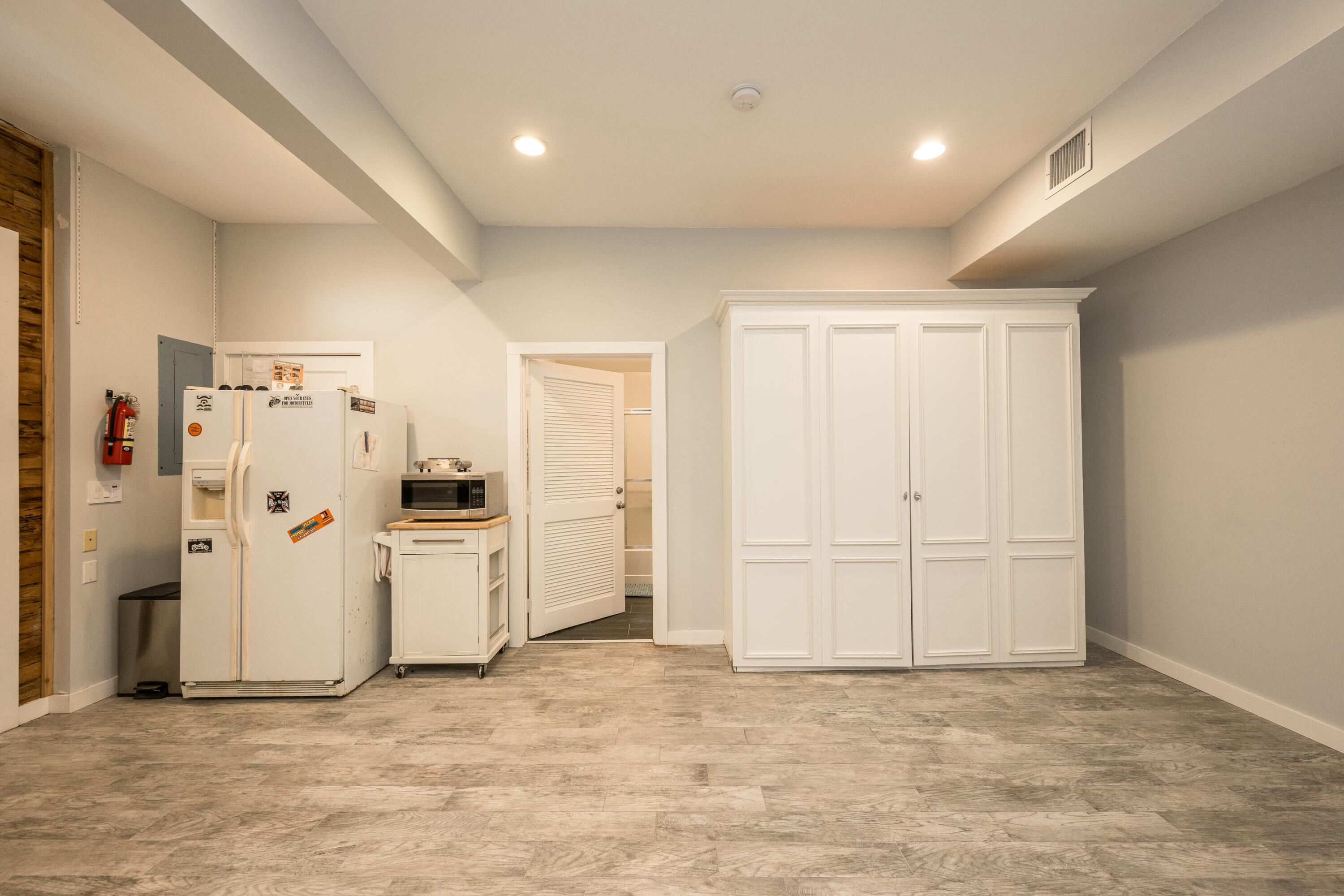 405 Petronia Street Property Photo 29