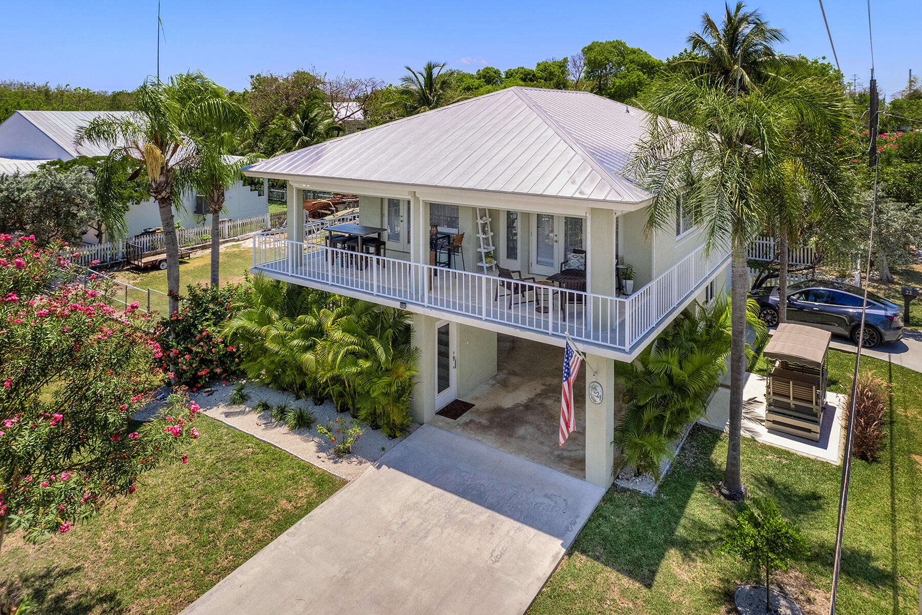221 Tarpon Street Property Photo 6